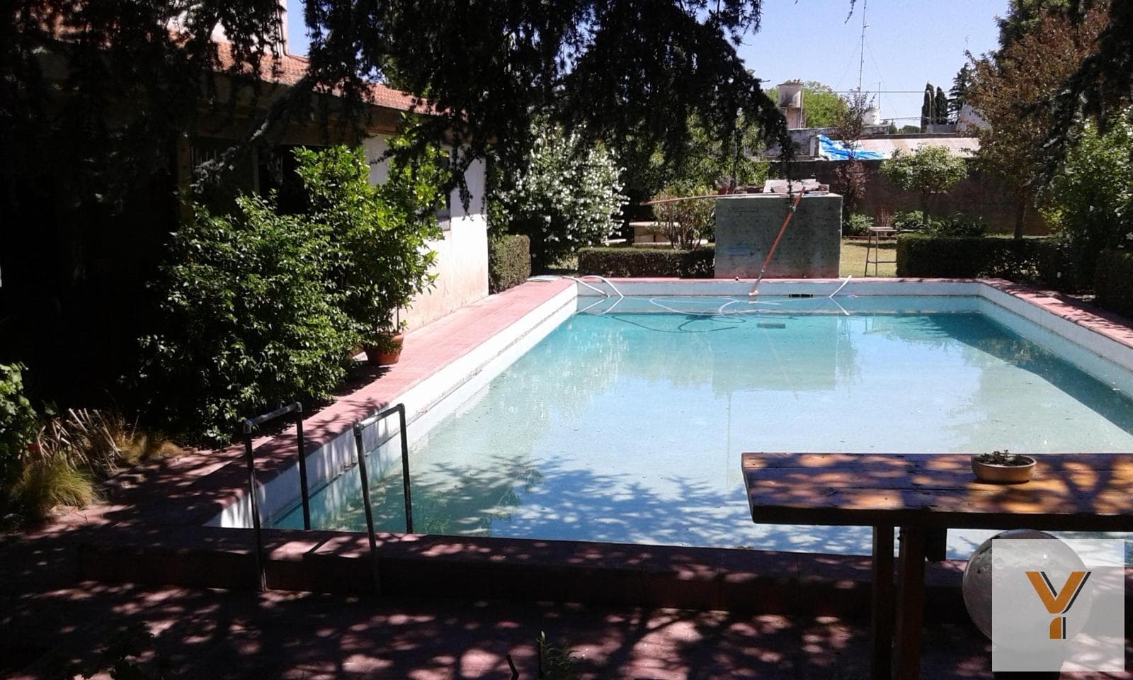 House for Sale - 4 Bedrooms, 3 Bathrooms - 881 m² - Near downtown Olavarría