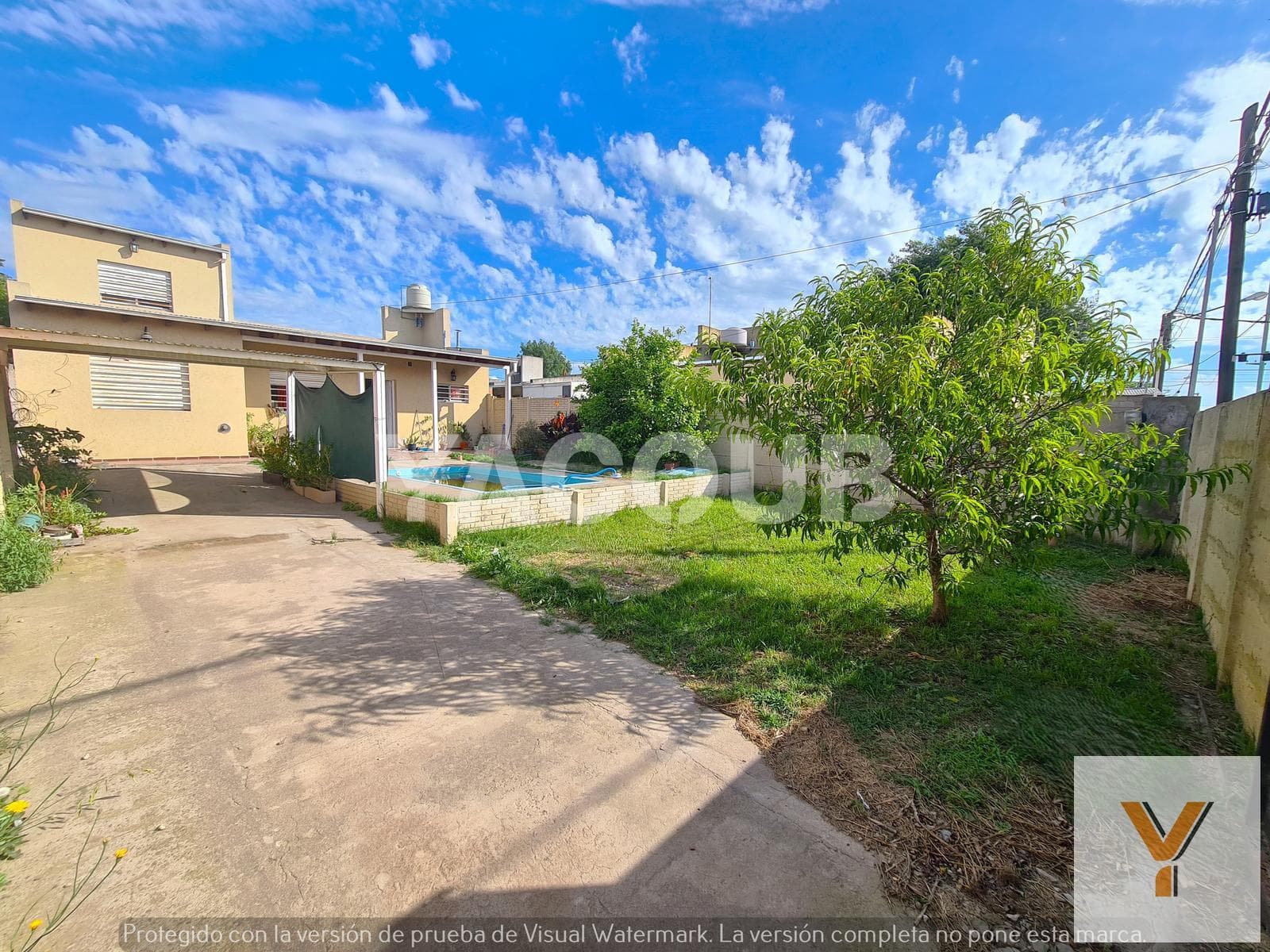 Casa de 5 años en venta - 2 Dormitorios, 2 Baños - jardin con pileta, Cochera y quincho - 262 M2
