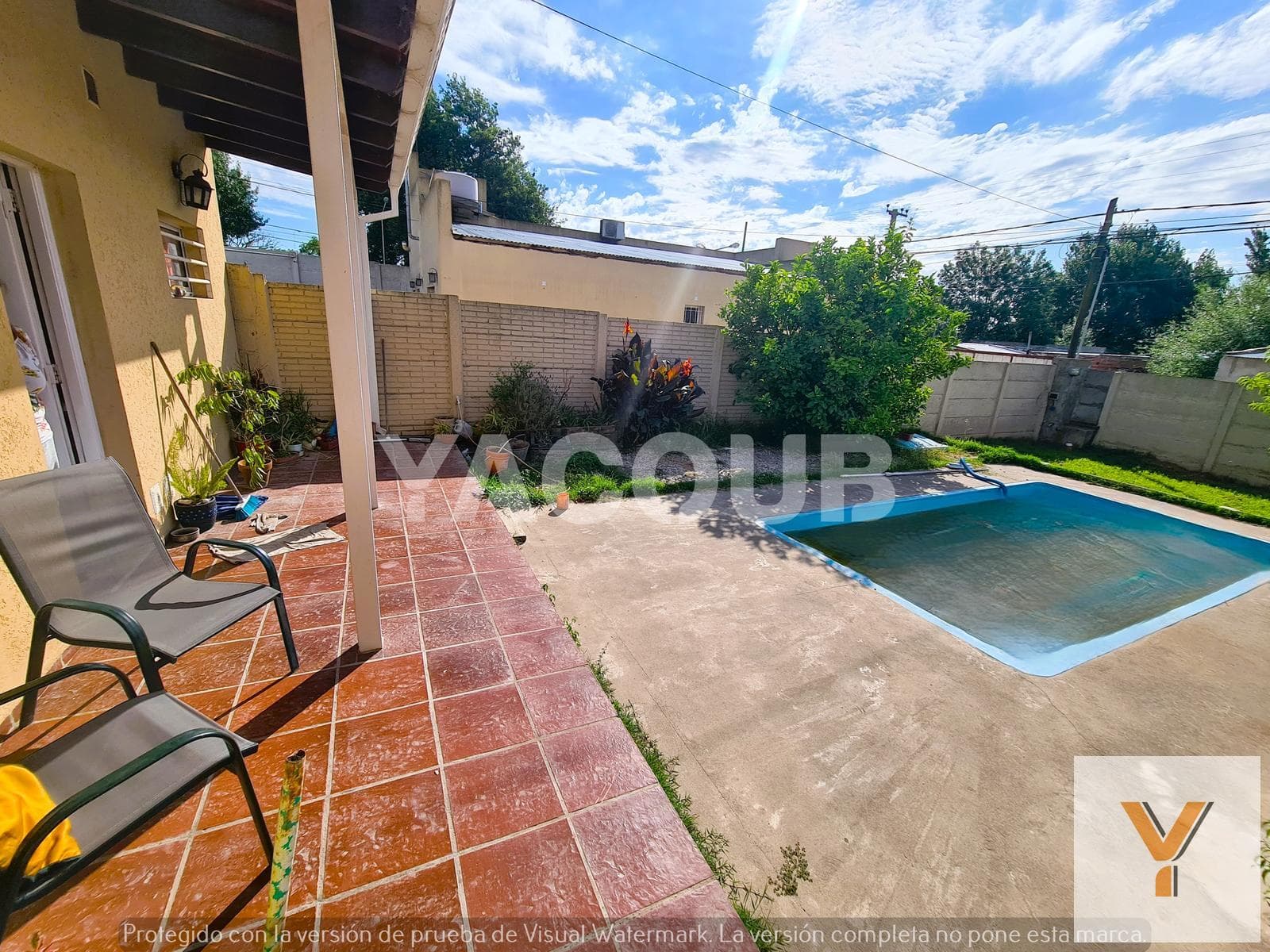 Casa de 5 años en venta - 2 Dormitorios, 2 Baños - jardin con pileta, Cochera y quincho - 262 M2
