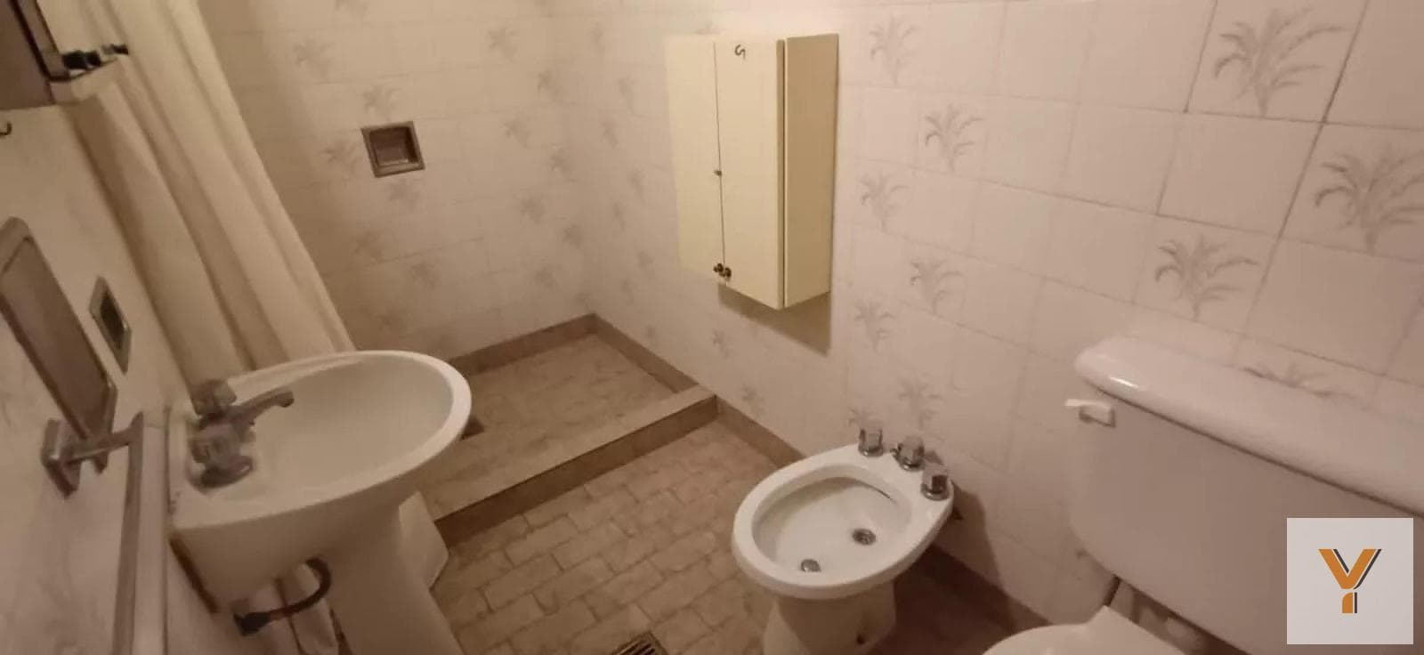 House for Sale - 2 Bedrooms, 2 Bathrooms - 249 m² - Azul