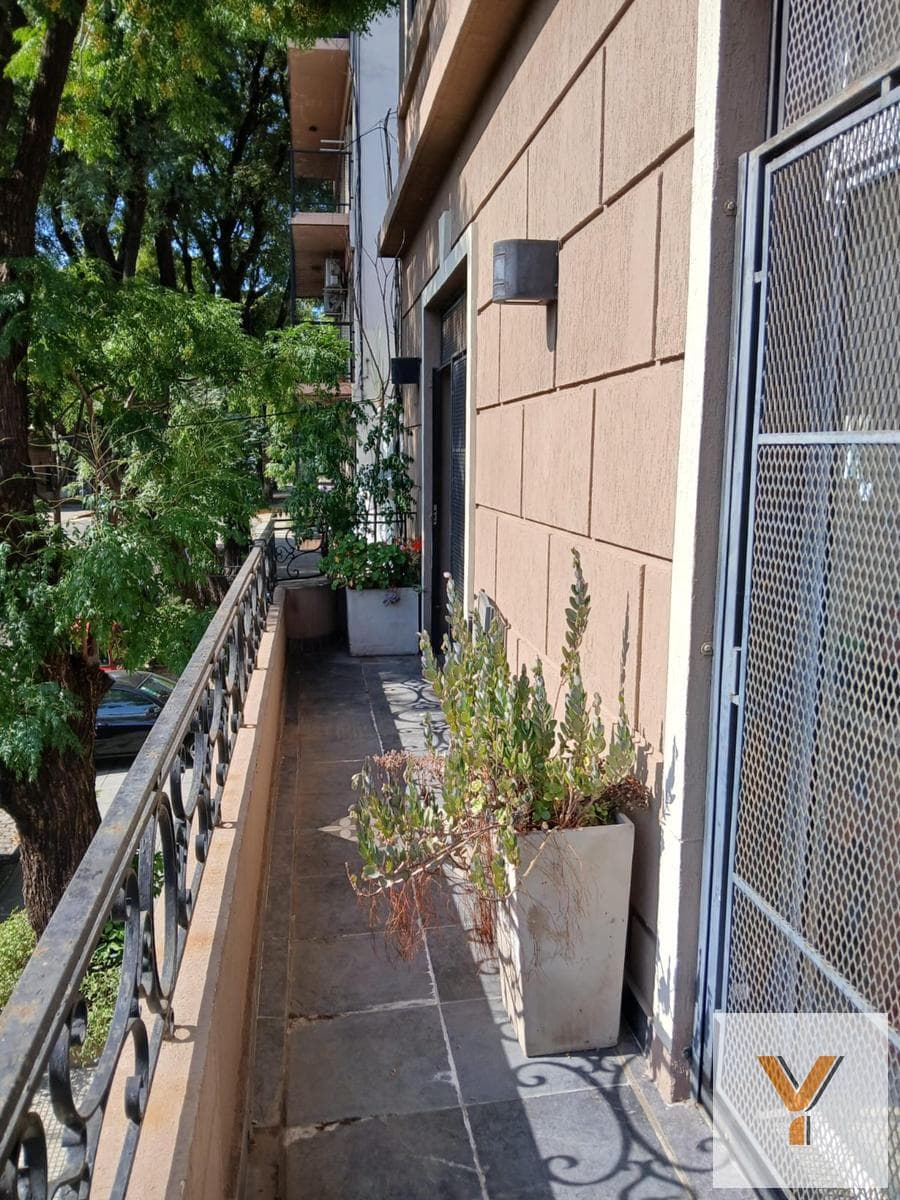 House for Sale - 4 Bedrooms, 1 Bathroom - Villa Urquiza