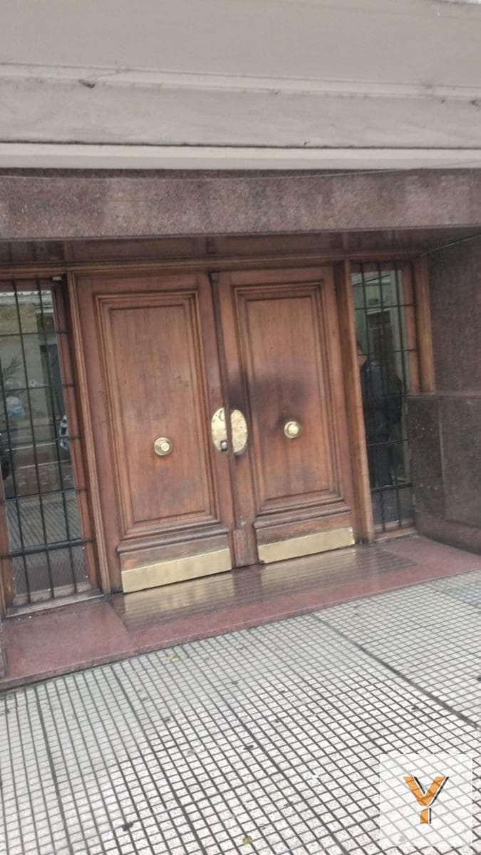 Apartment for Sale - 3 Bedrooms, 2 Bathrooms - Balvanera