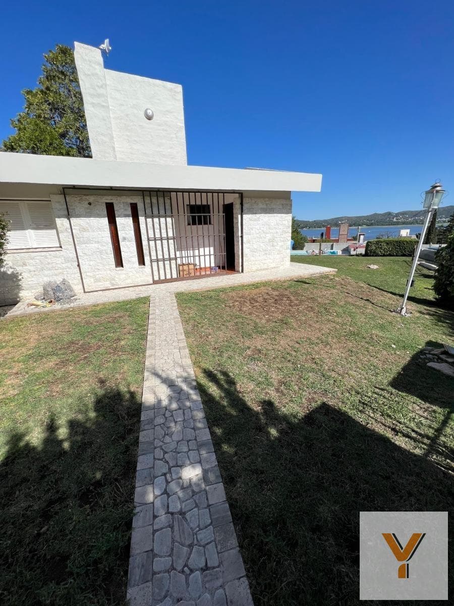 Casa en venta - 2 Dormitorios 1 Baño - Córdoba