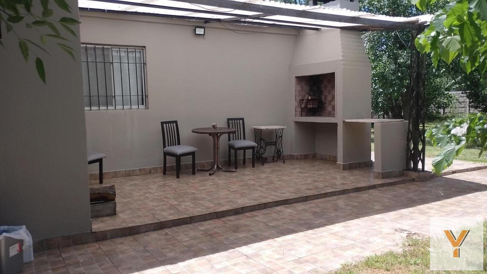 Country House for Sale - 4 Bedrooms, 2 Bathrooms - Presidente Perón