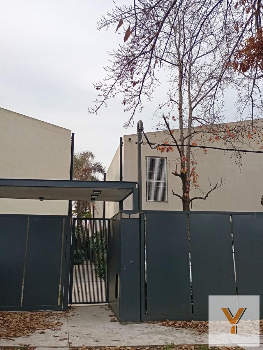 Duplex for Sale - 2 Bedrooms, 1 Bathroom - Castelar