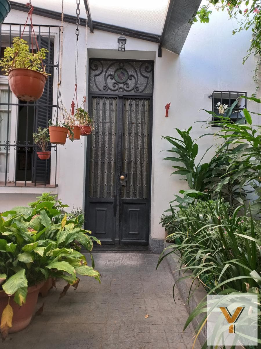 Condominium for Sale - 5 Bedrooms, 3 Bathrooms - Barracas