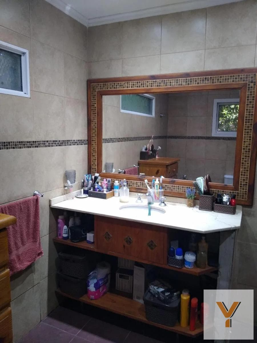 House for Sale - 2 Bedrooms, 1 Bathroom - Parking Spaces - 1,900 m² - Cañuelas