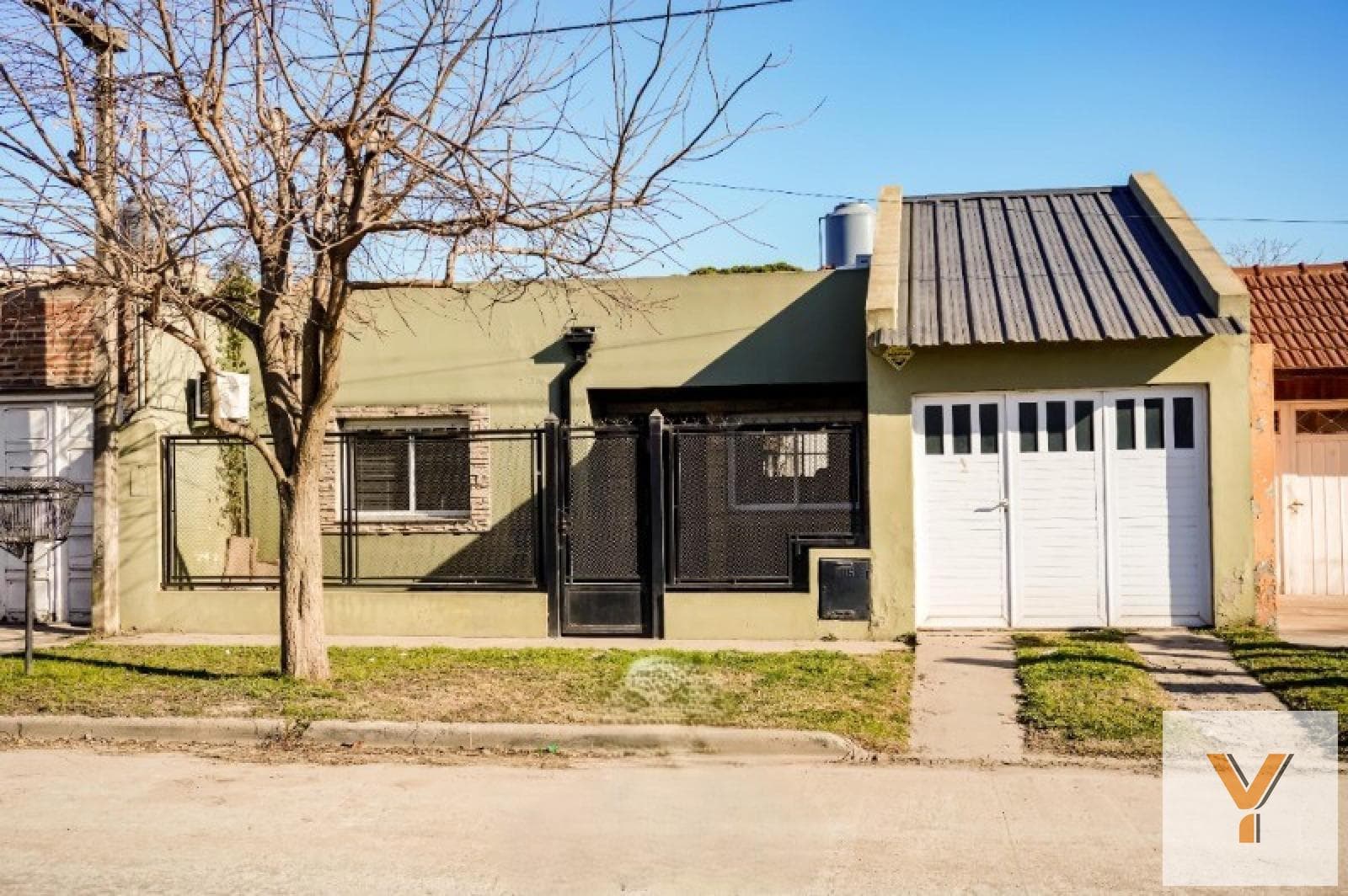 House for Sale - 3 Bedrooms, 2 Bathrooms - Balcarce