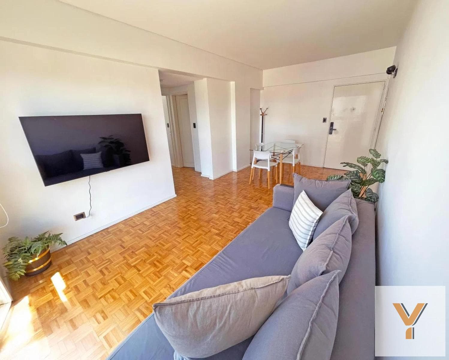 Apartment for Rent - 2 Bedrooms, 1 Bathroom - Downtown