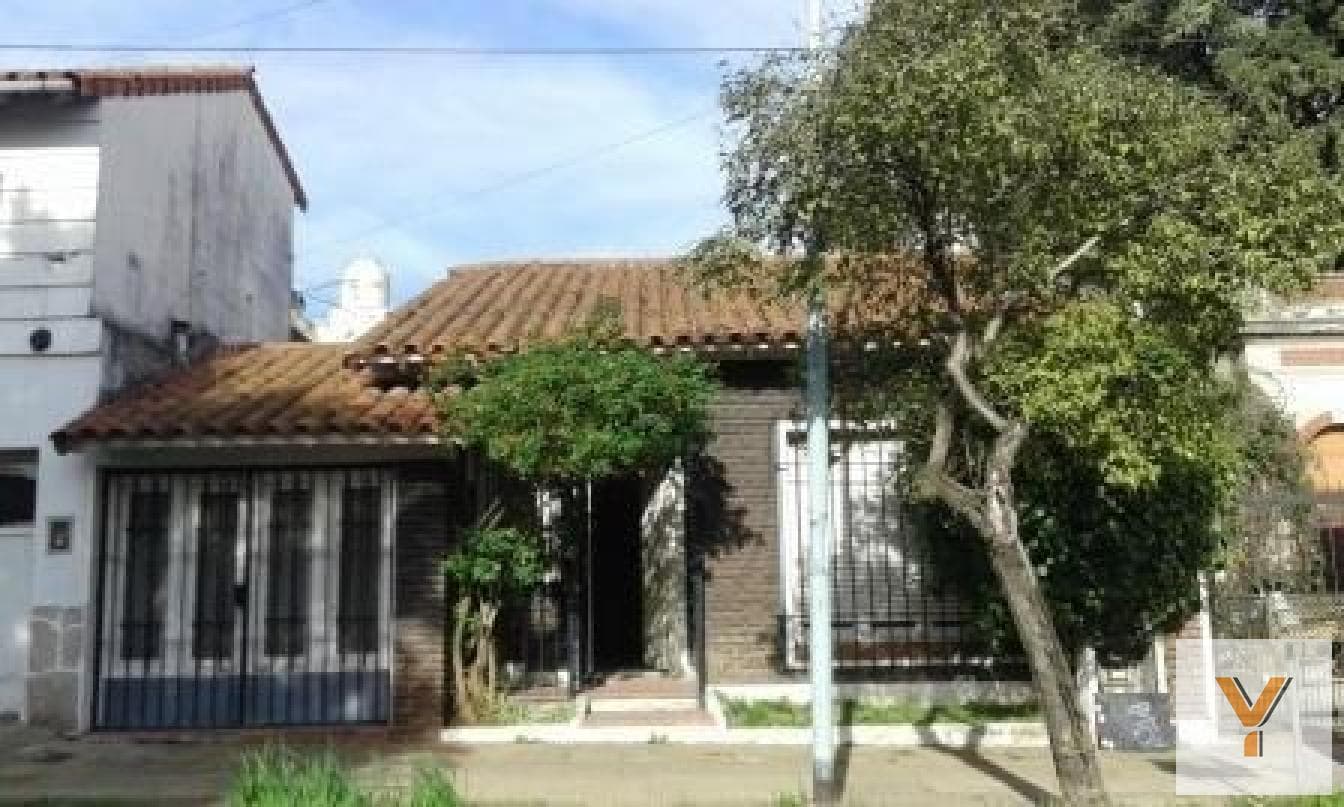 House for Sale - 2 Bedrooms, 1 Bathroom - Morón
