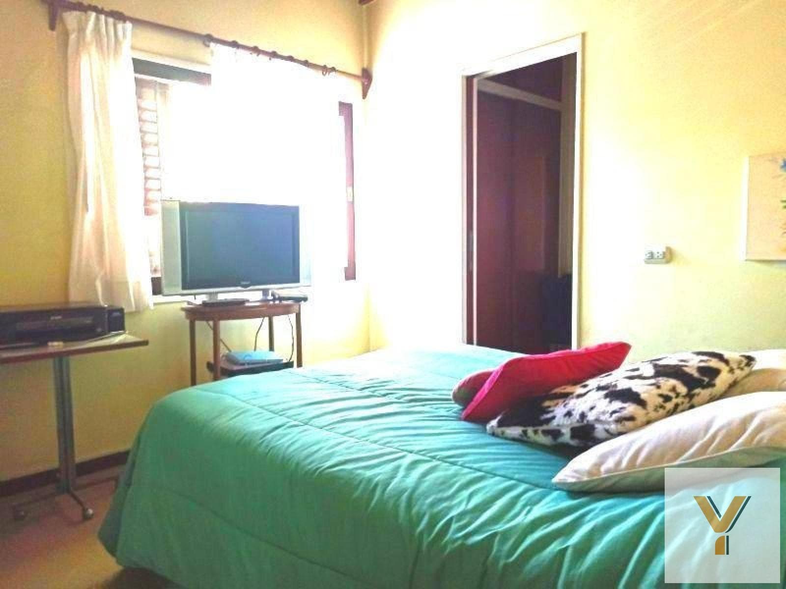 House for Sale - 4 Bedrooms, 3 Bathrooms - Morón