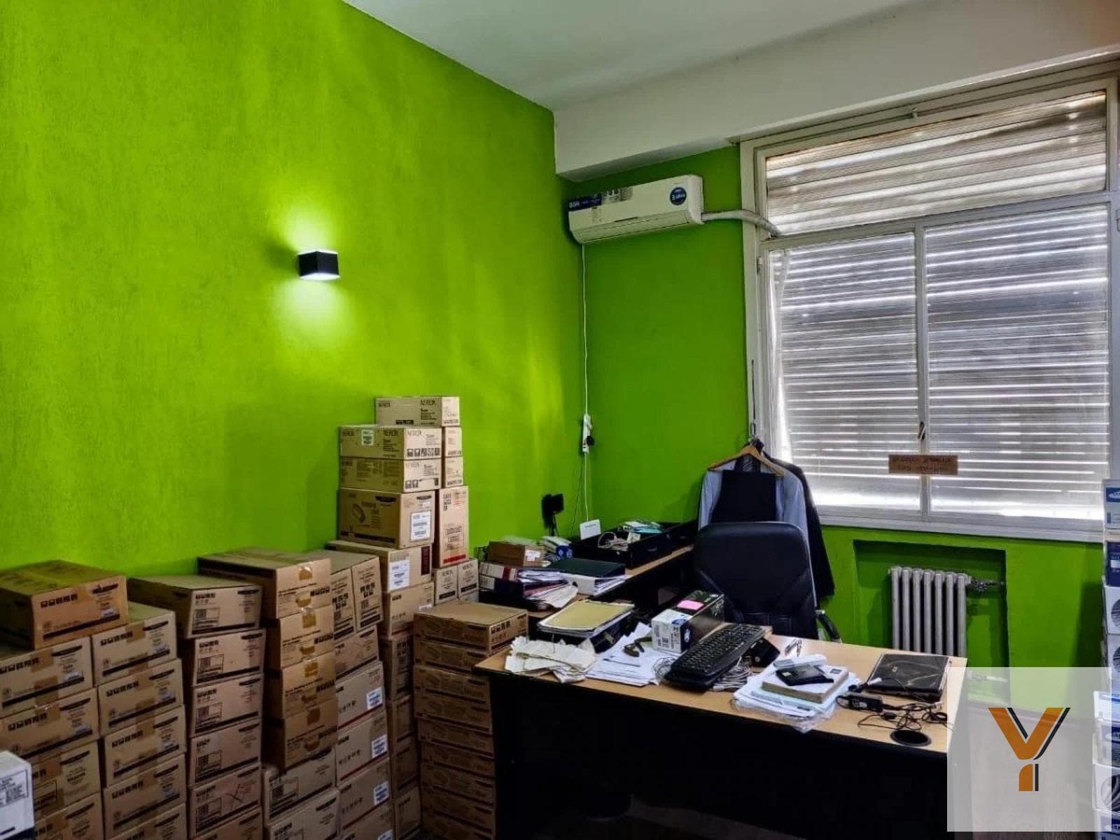 Commercial Office for Sale - 3 Offices, 1 Bathroom - Monserrat