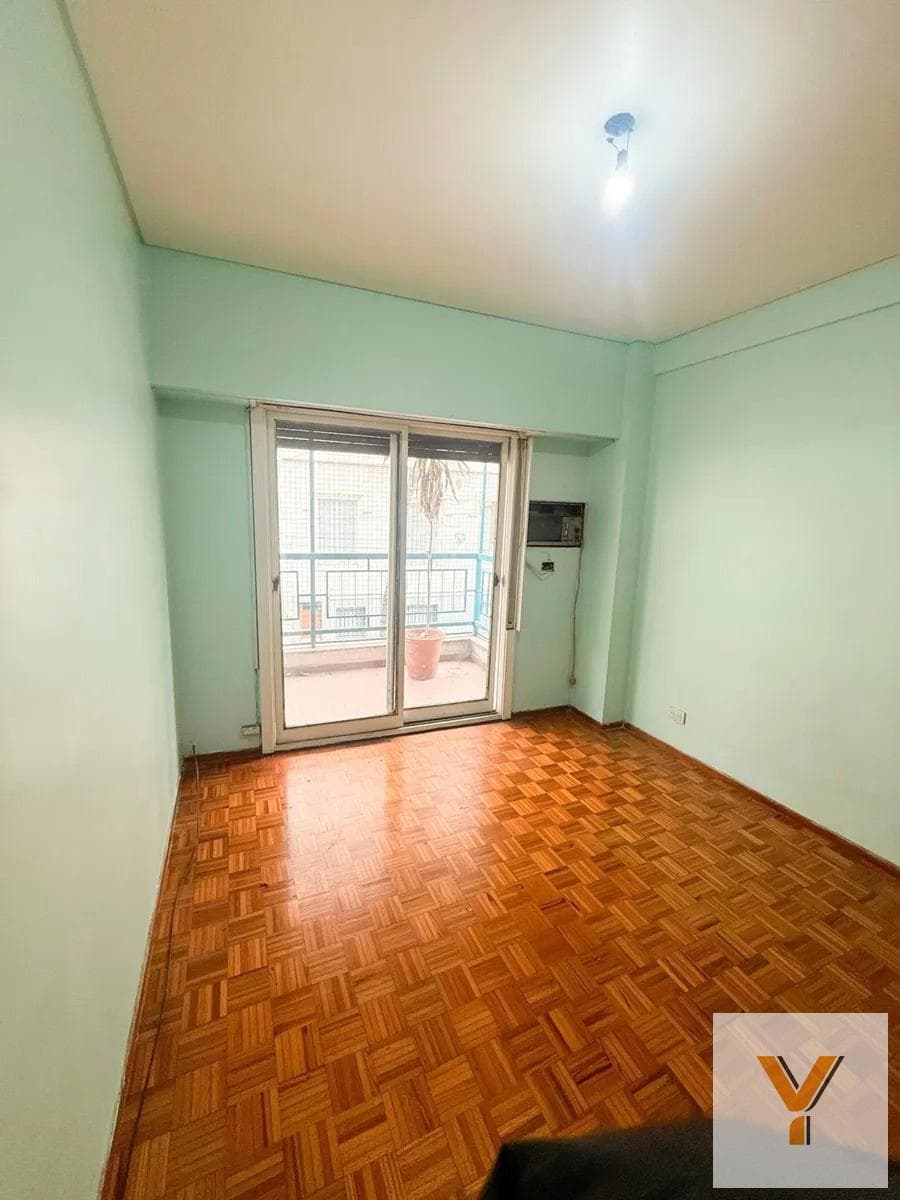 Apartment for Sale - 3 Bedrooms, 2 Bathrooms - Balvanera