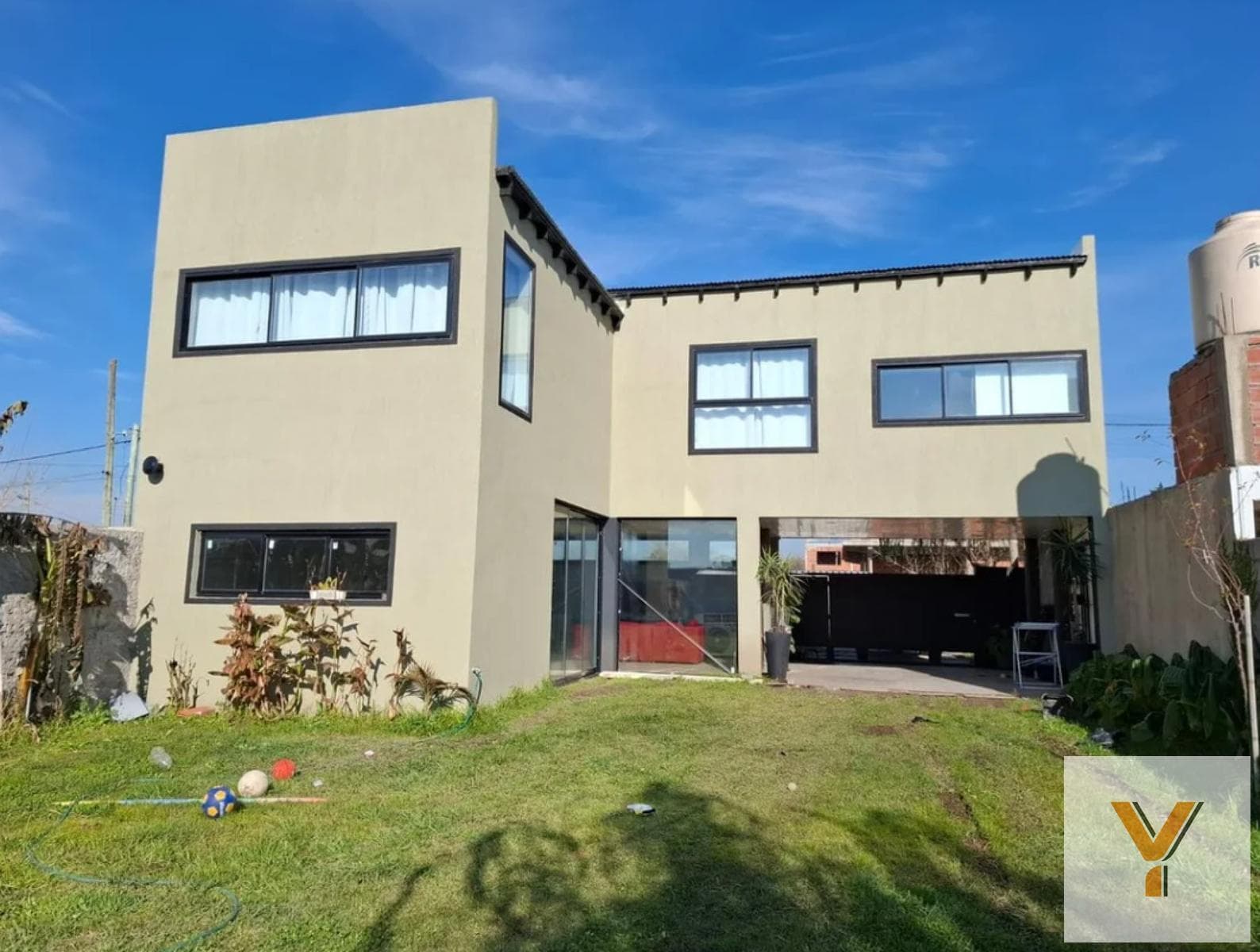 House for Sale - 4 Bedrooms, 4 Bathrooms - Los Hornos