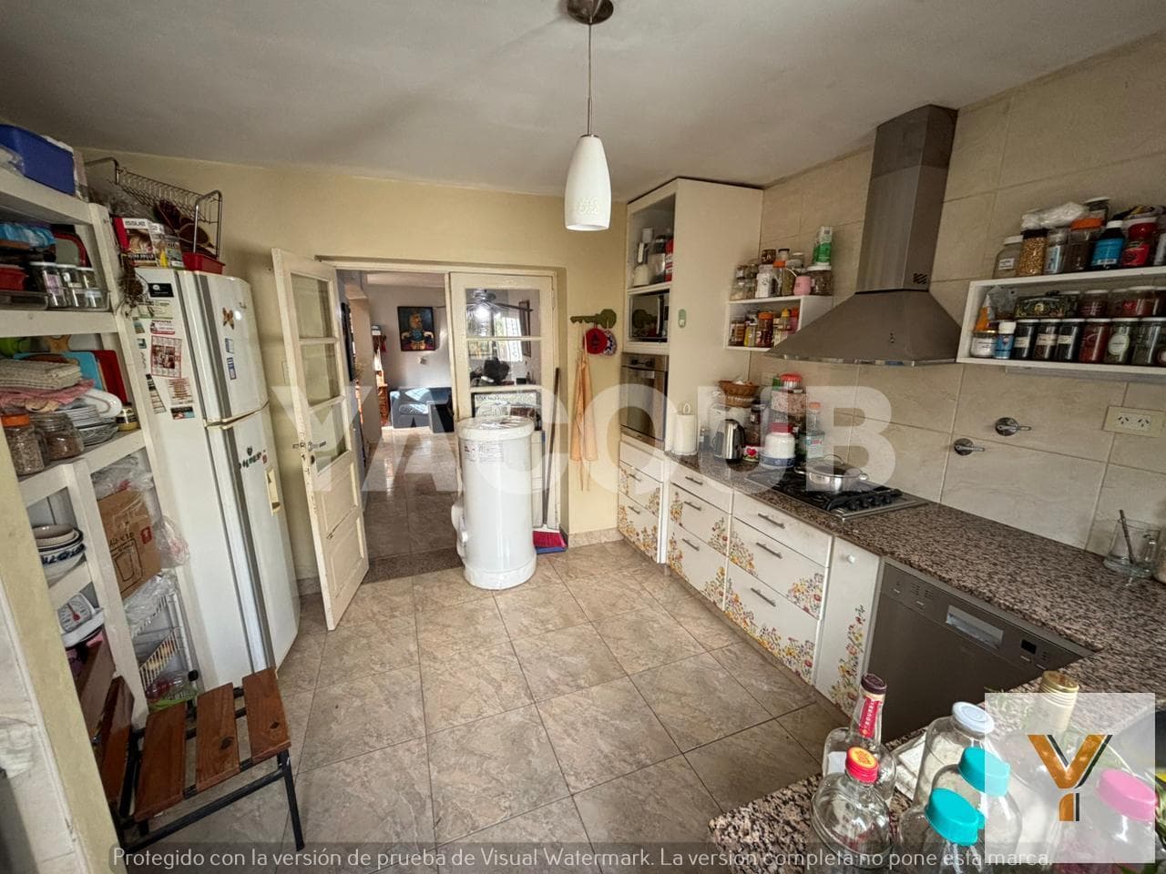 House with an apartment for sale on Av. Alvear - 4 Bedrooms, 3 Bathrooms - Downtown Tandil
