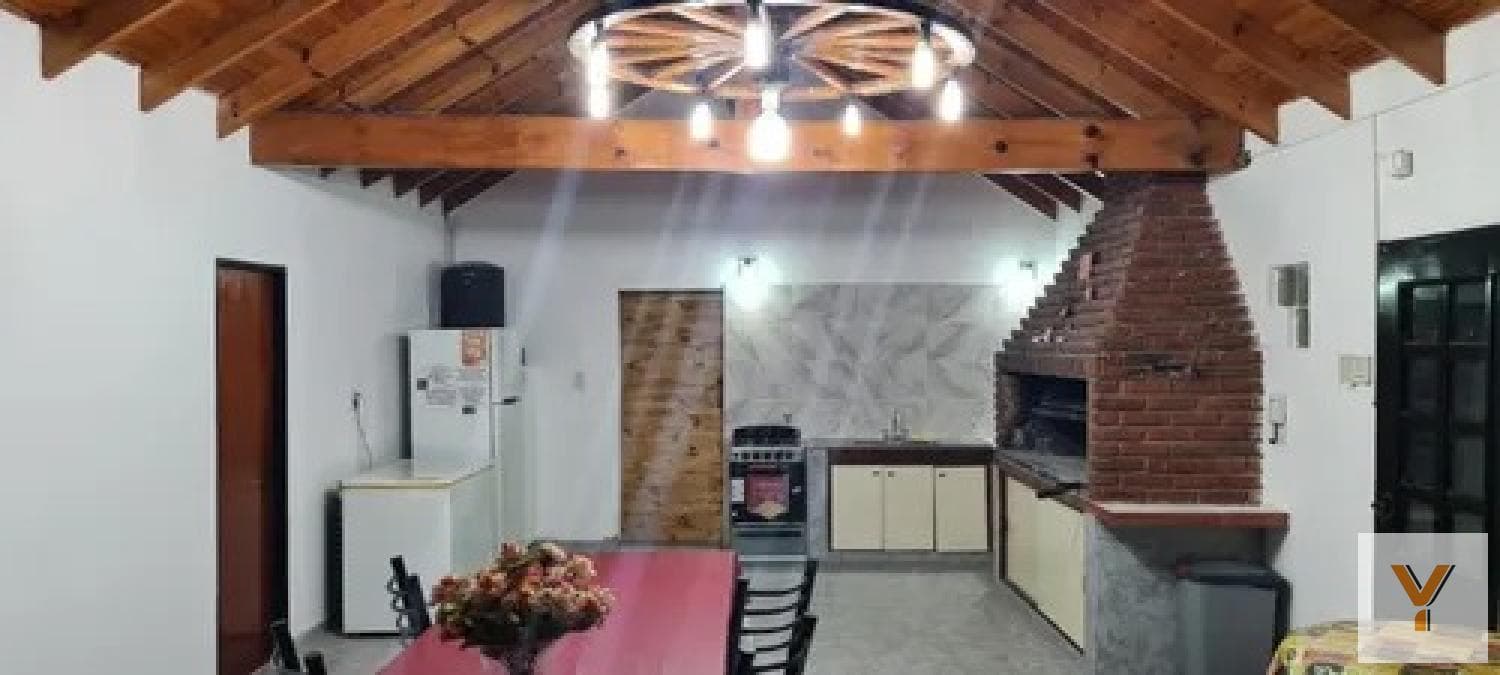 House for Sale - 3 Bedrooms, 3 Bathrooms - Berazategui