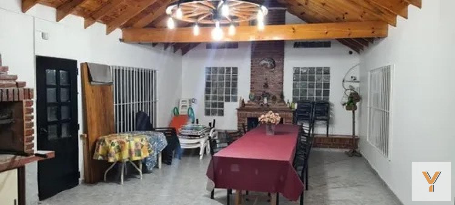House for Sale - 3 Bedrooms, 3 Bathrooms - Berazategui
