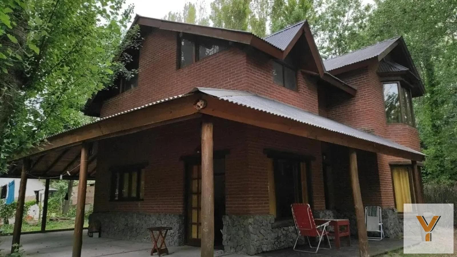 House for Sale - 4 Bedrooms, 2 Bathrooms - Santa Teresita