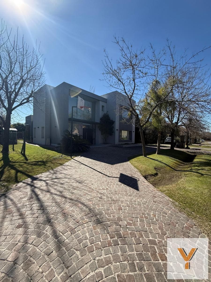 House for Sale - 3 Bedrooms, 3 Bathrooms - Pilar
