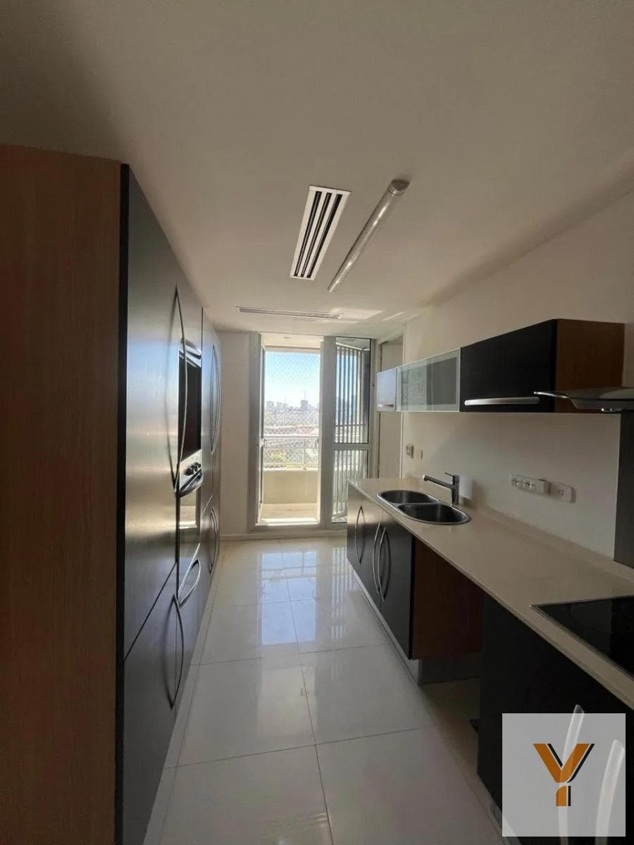 Apartment for Sale - 3 Bedrooms, 4 Bathrooms - Puerto Madero