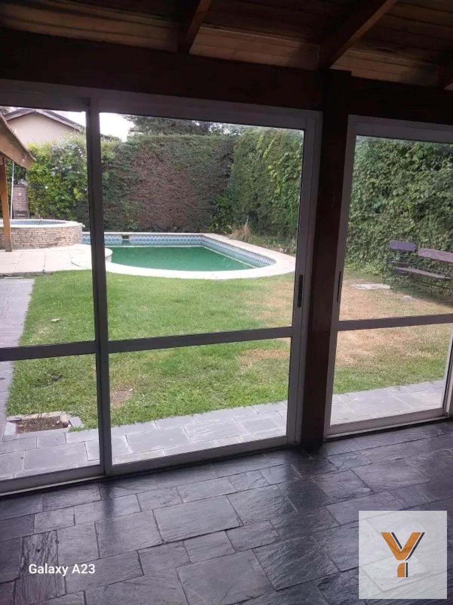 House for Sale - 4 Bedrooms, 4 Bathrooms - General Rodríguez