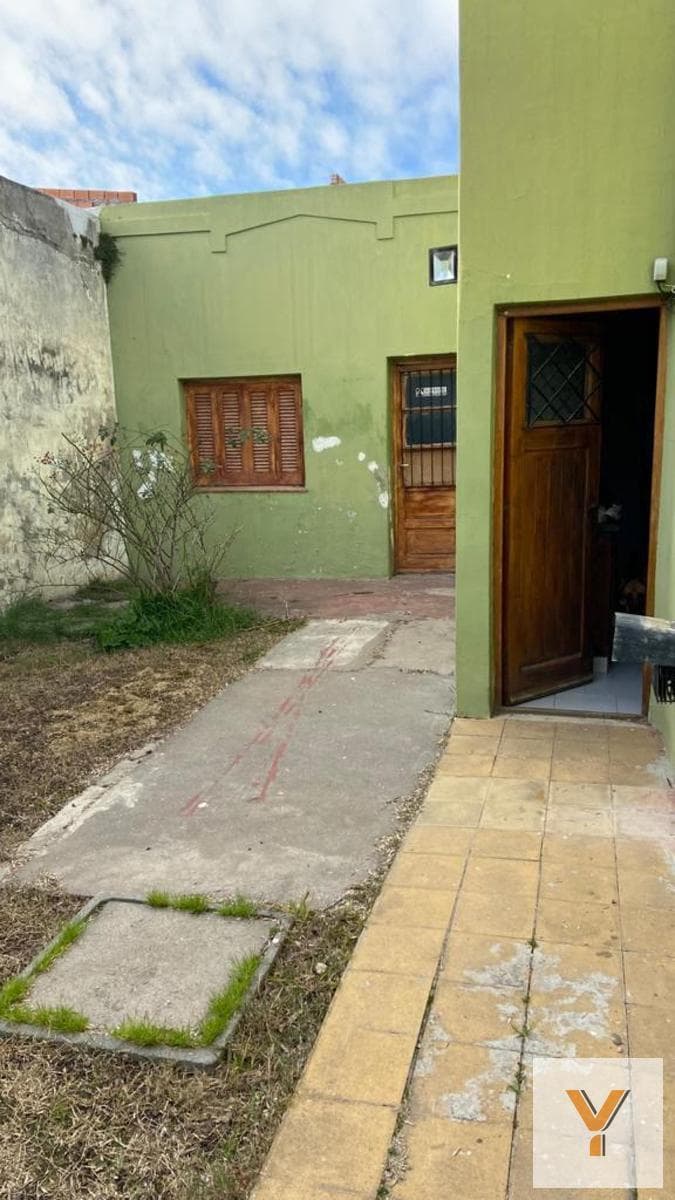 House for Sale - 3 Bedrooms, 2 Bathrooms - Ayacucho