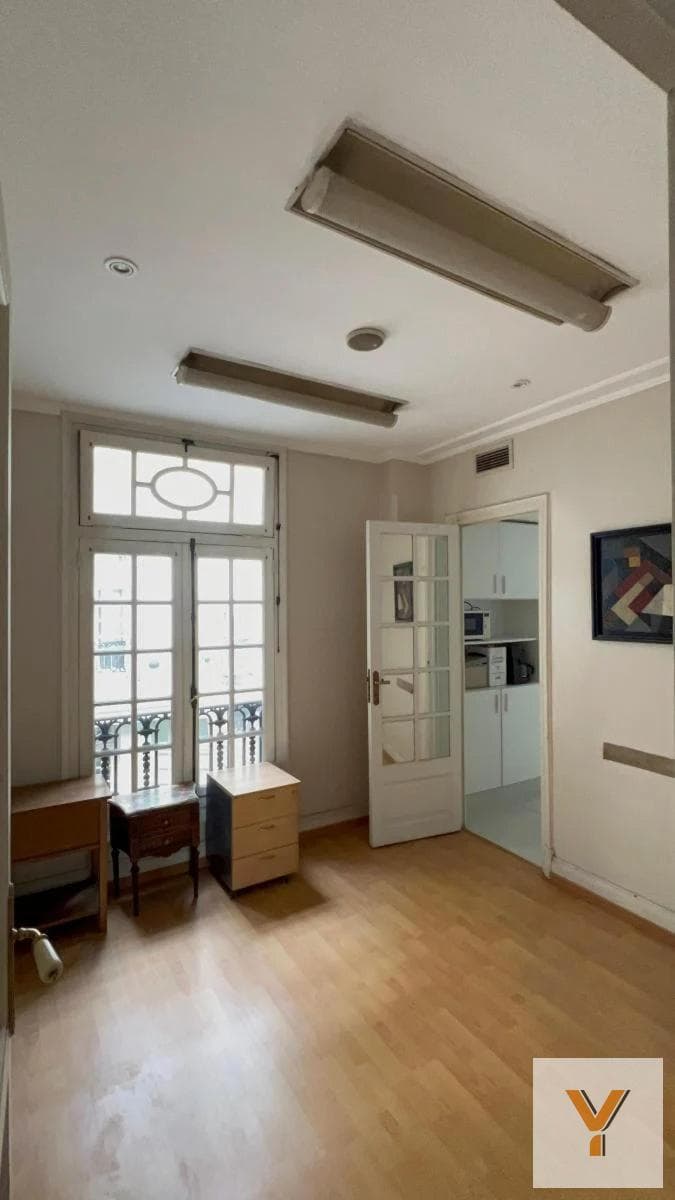 Apartment for Rent - 4 Bedrooms, 2 Bathrooms - Tribunales