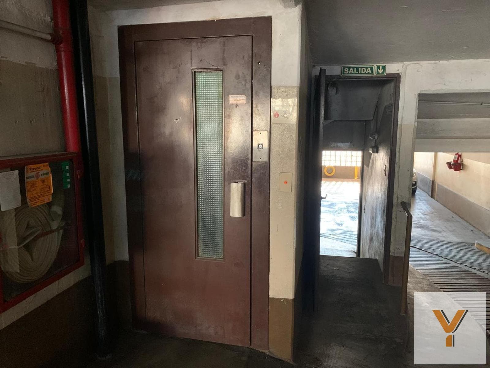 Garage for sale - 13 square meters - Almagro