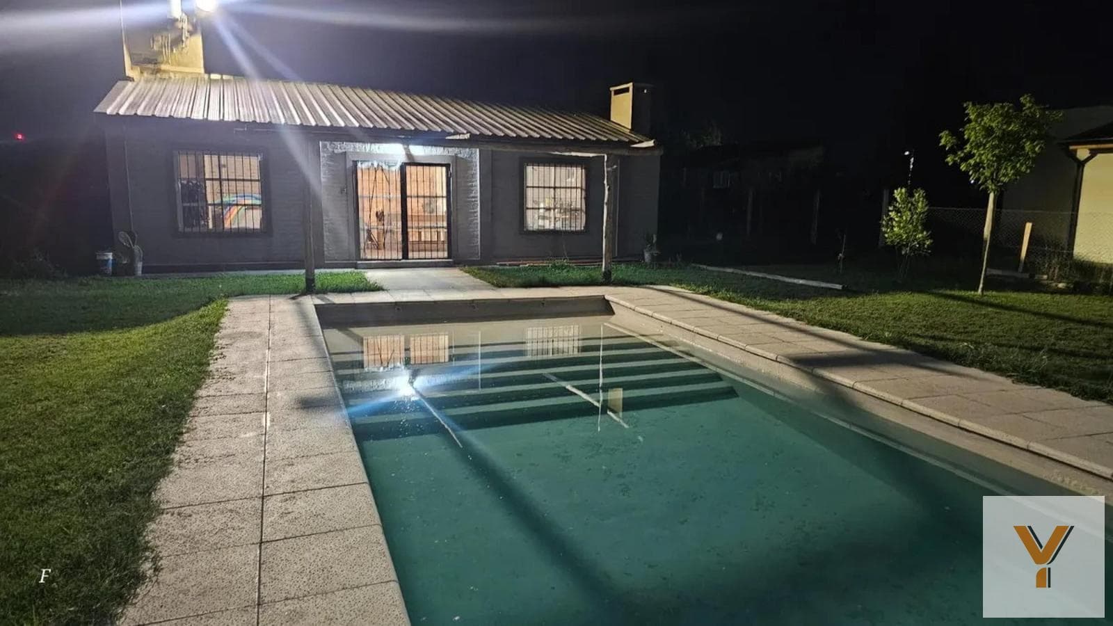 House for Sale - 3 Bedrooms, 2 Bathrooms - Florencio Varela