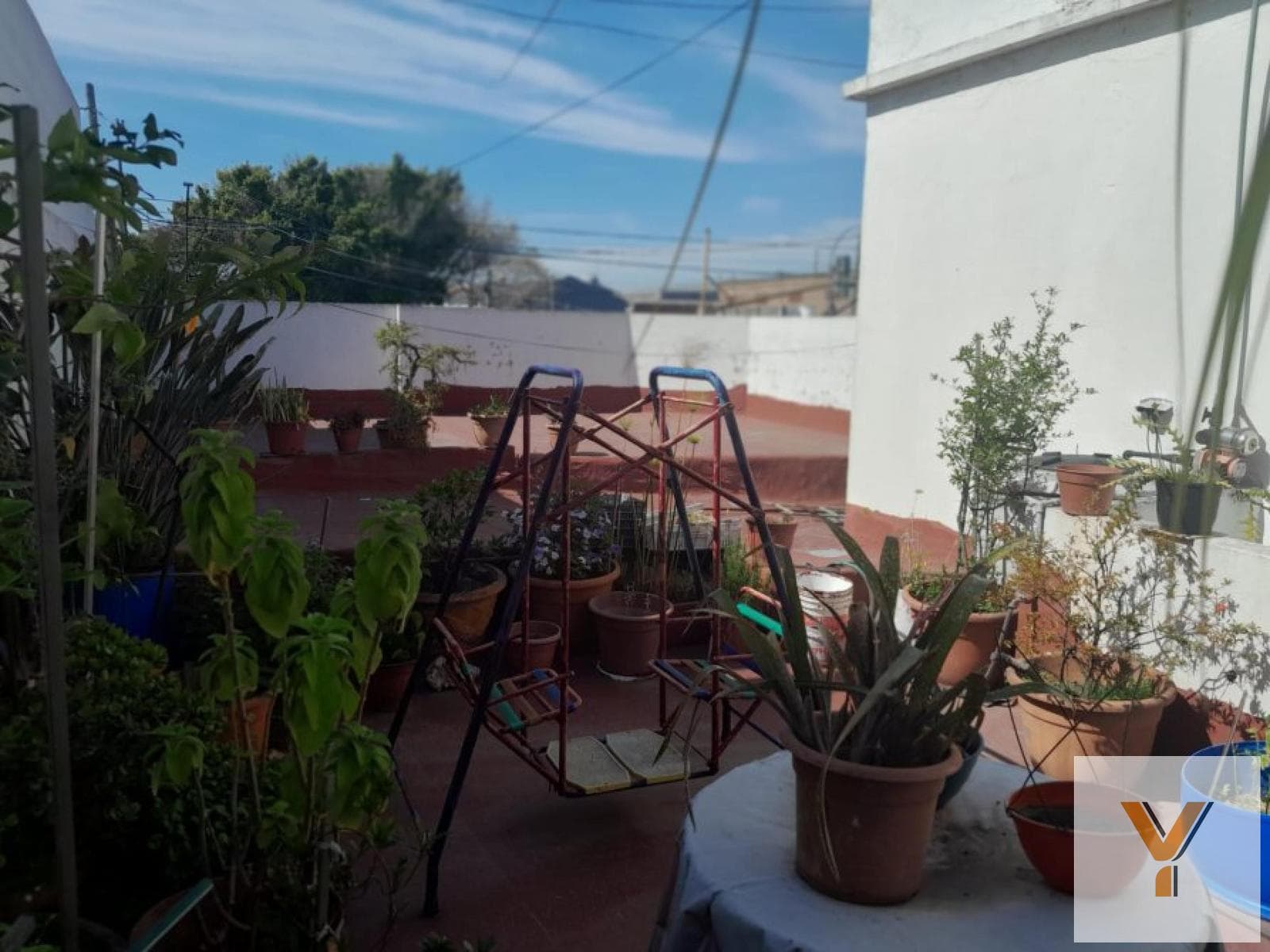 House for Sale - 3 Bedrooms, 2 Bathrooms - Commercial Space - Lanús