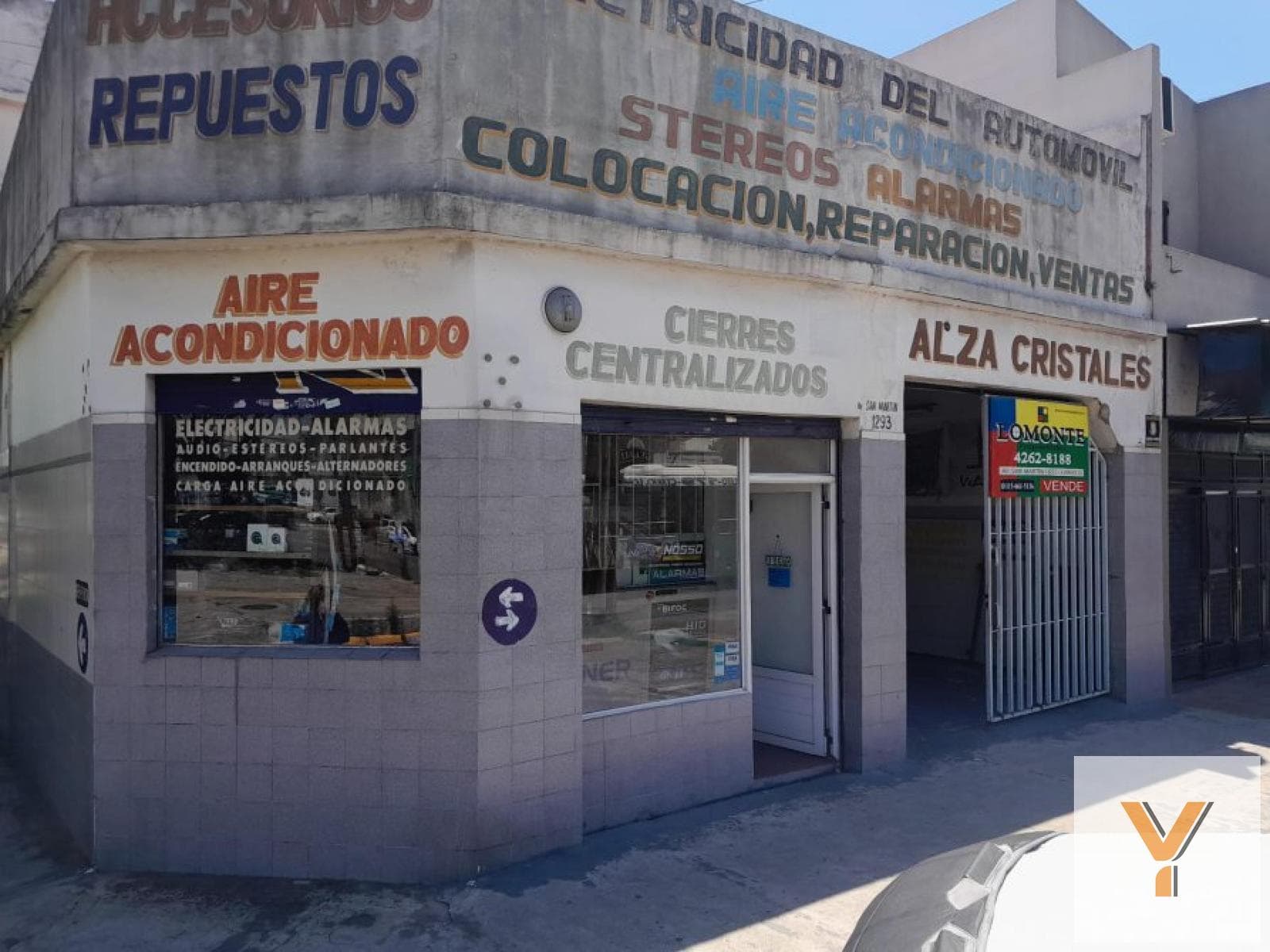 House for Sale - 3 Bedrooms, 2 Bathrooms - Commercial Space - Lanús