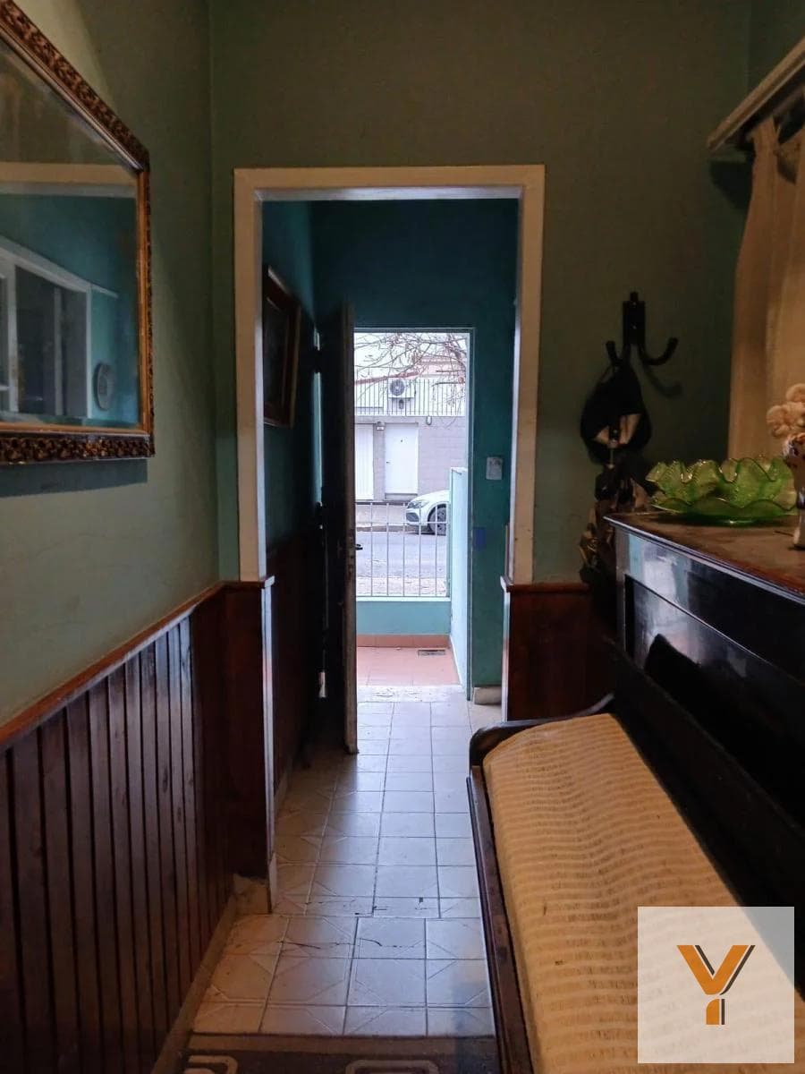 House for Sale - 2 Bedrooms, 1 Bathroom - Versalles