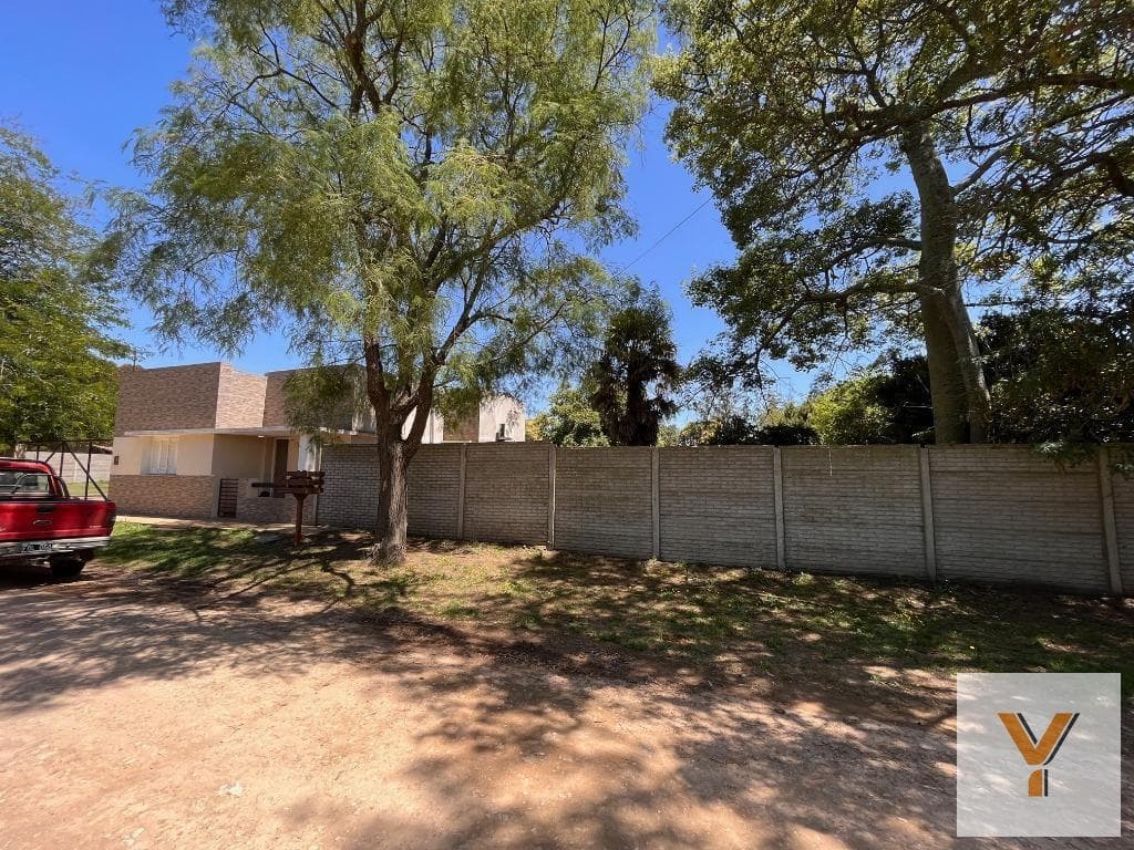 House for Sale - 2 Bedrooms, 1 Bathroom - Garage - 2,000 m² - Los Pinos, Balcarce