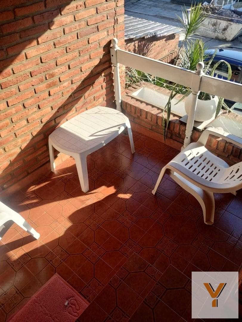 House for Sale - 4 Bedrooms, 3 Bathrooms - Castelar