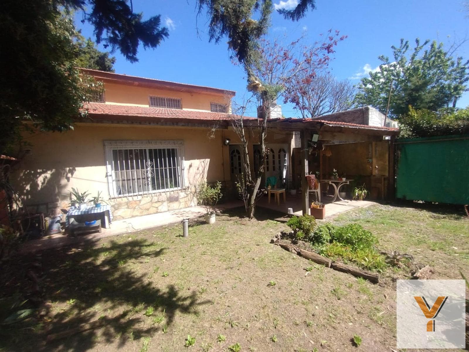 House for Sale - 2 Bedrooms, 2 Bathrooms - City Bell