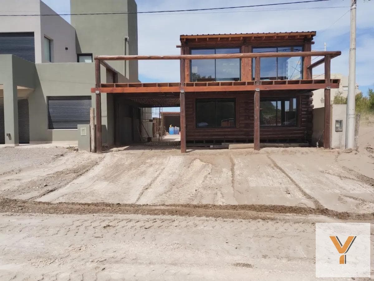House for Sale - 5 Bedrooms, 3 Bathrooms - Claromecó