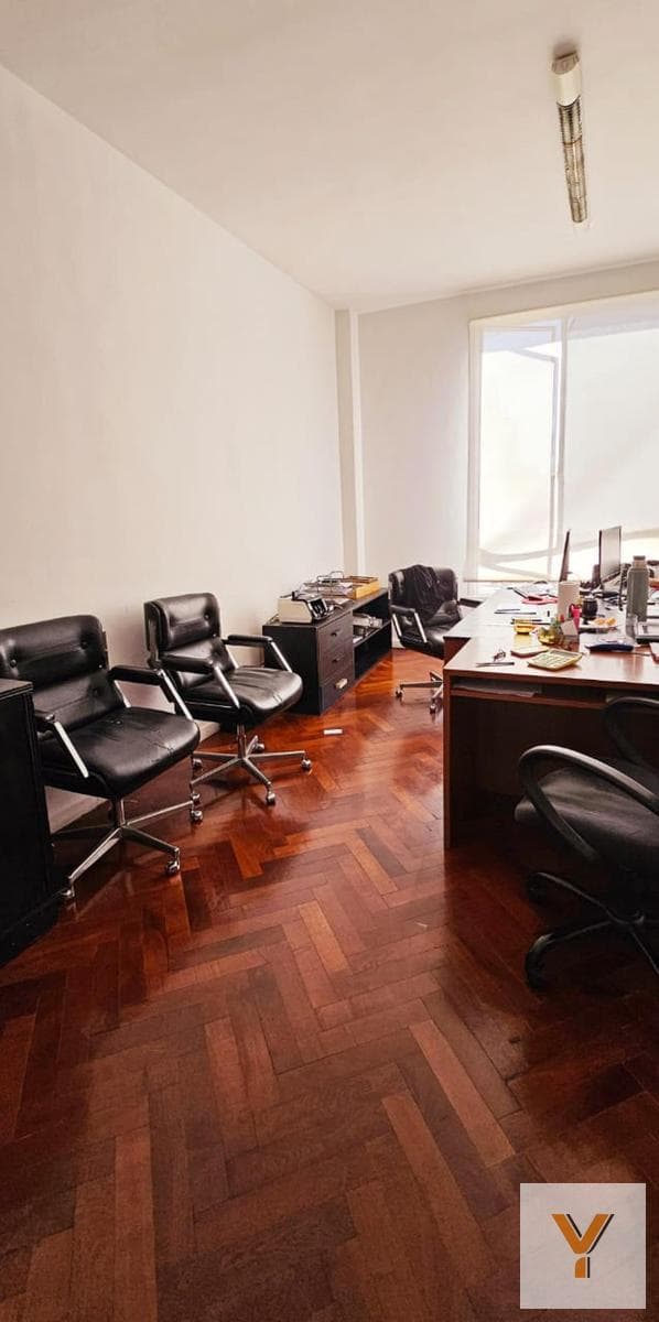 Office for Sale - 4 Rooms - Monserrat