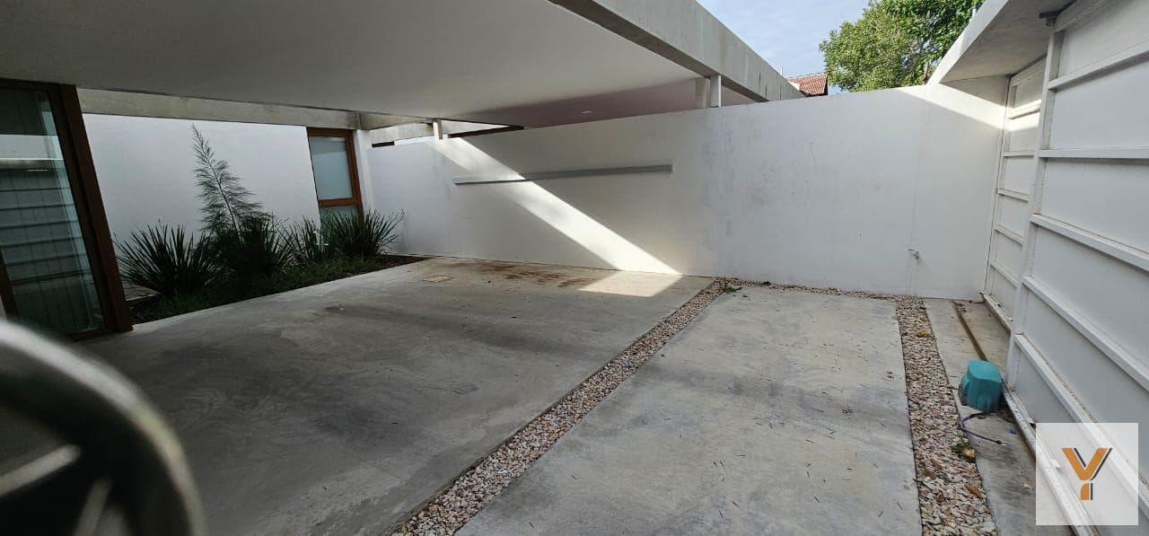 House for Sale - 3 Bedrooms, 3 Bathrooms - City Bell