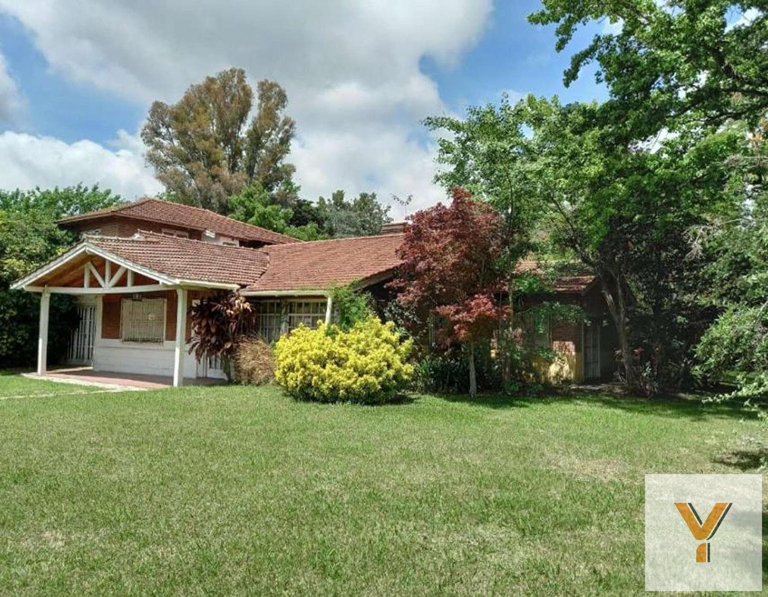 House for Sale - 5 Bedrooms, 3 Bathrooms - City Bell