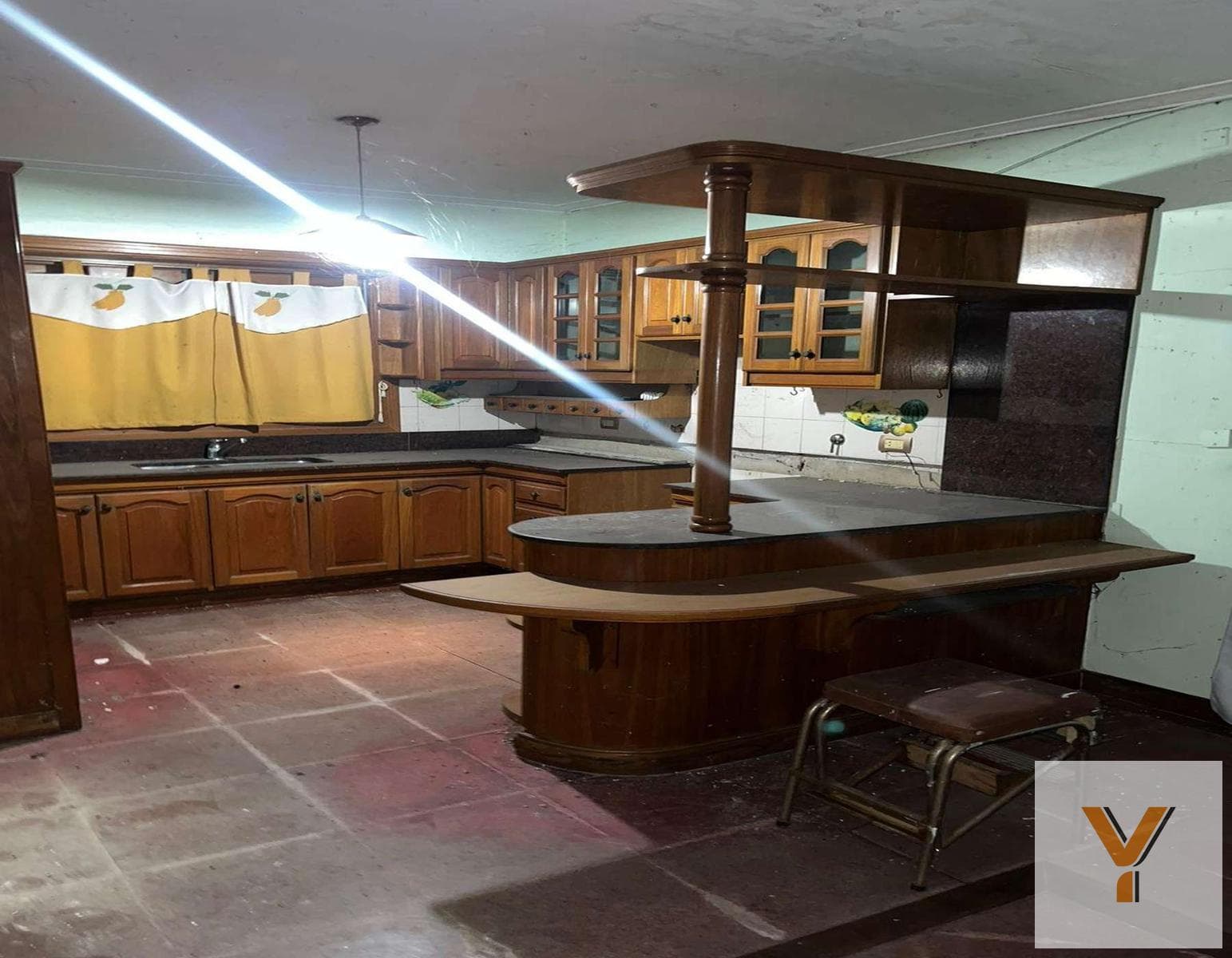 House for Sale - 5 Bedrooms, 3 Bathrooms - City Bell