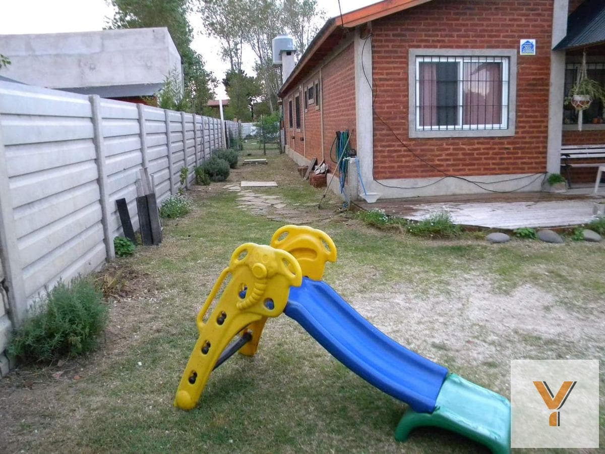 House for sale - 6 bedrooms, 5 bathrooms - Garage - 900 m² - San Bernardo del Tuyú