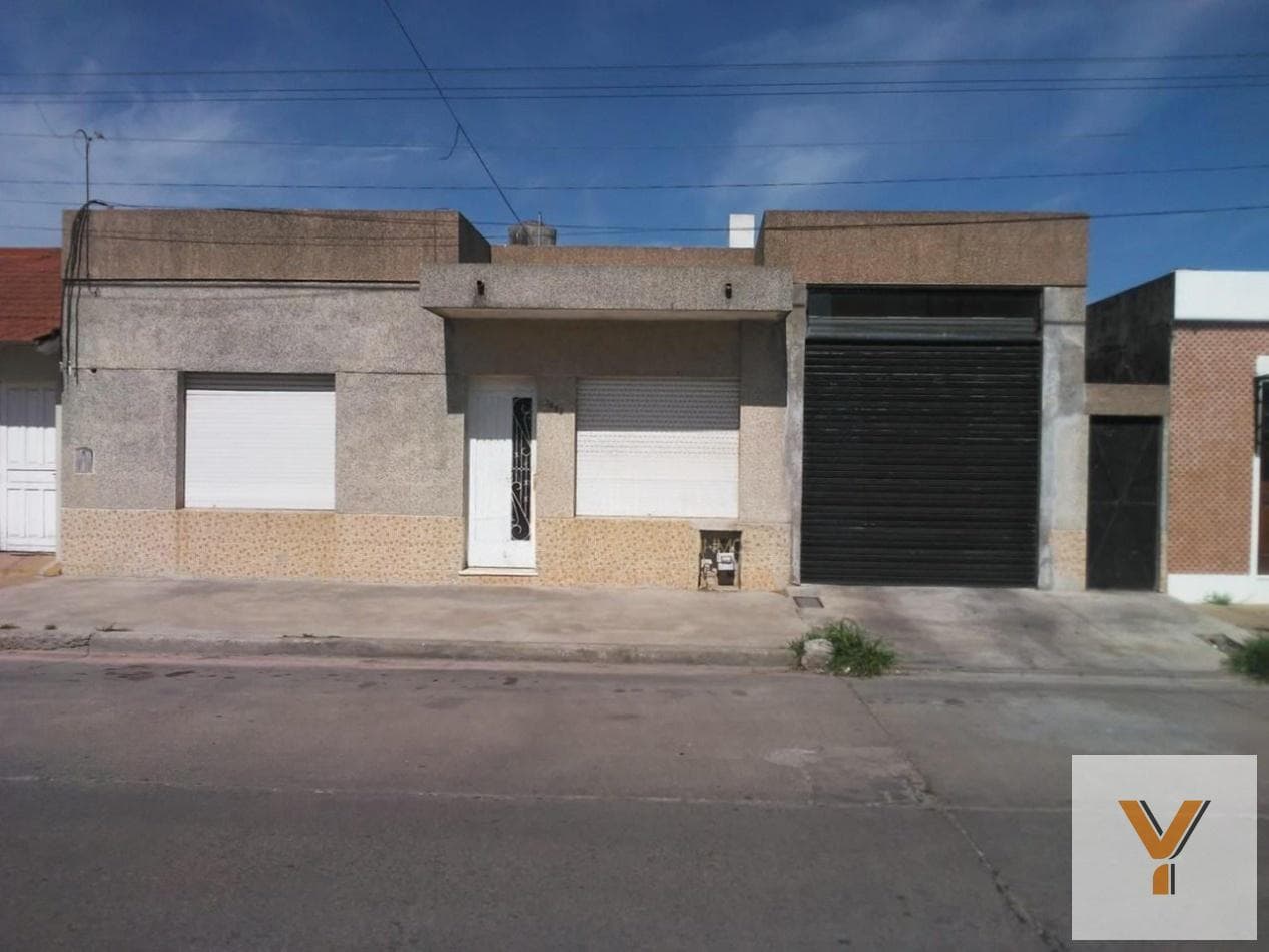 House for Sale - 2 Bedrooms, 2 Bathrooms - Olavarría