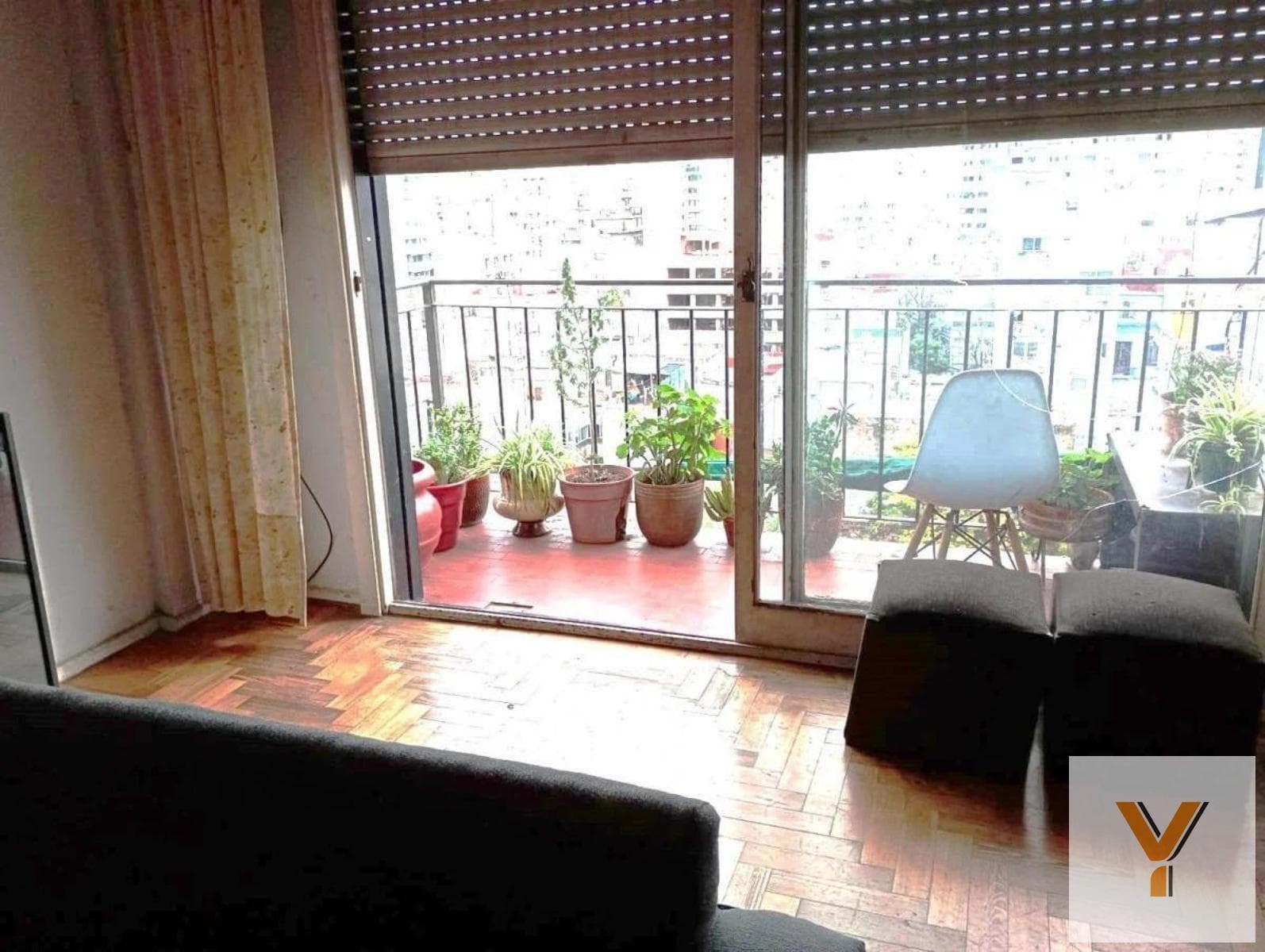 Apartment for Sale - 3 Bedrooms, 2 Bathrooms - Monserrat