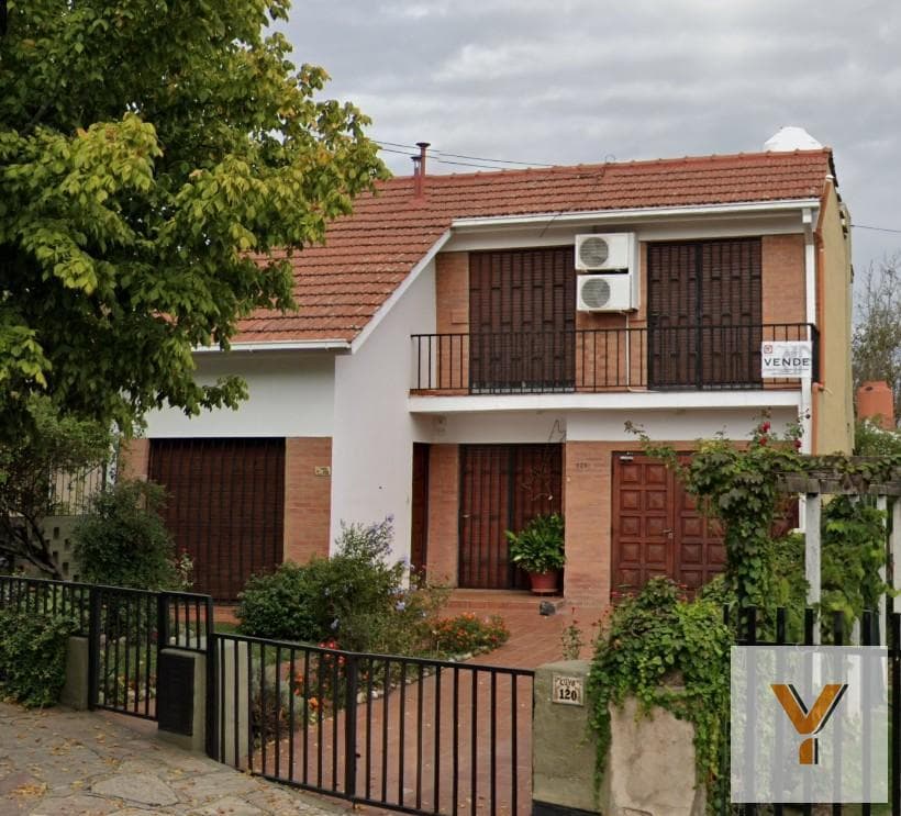 House for Sale - 4 Bedrooms, 3 Bathrooms - Villa Carlos Paz
