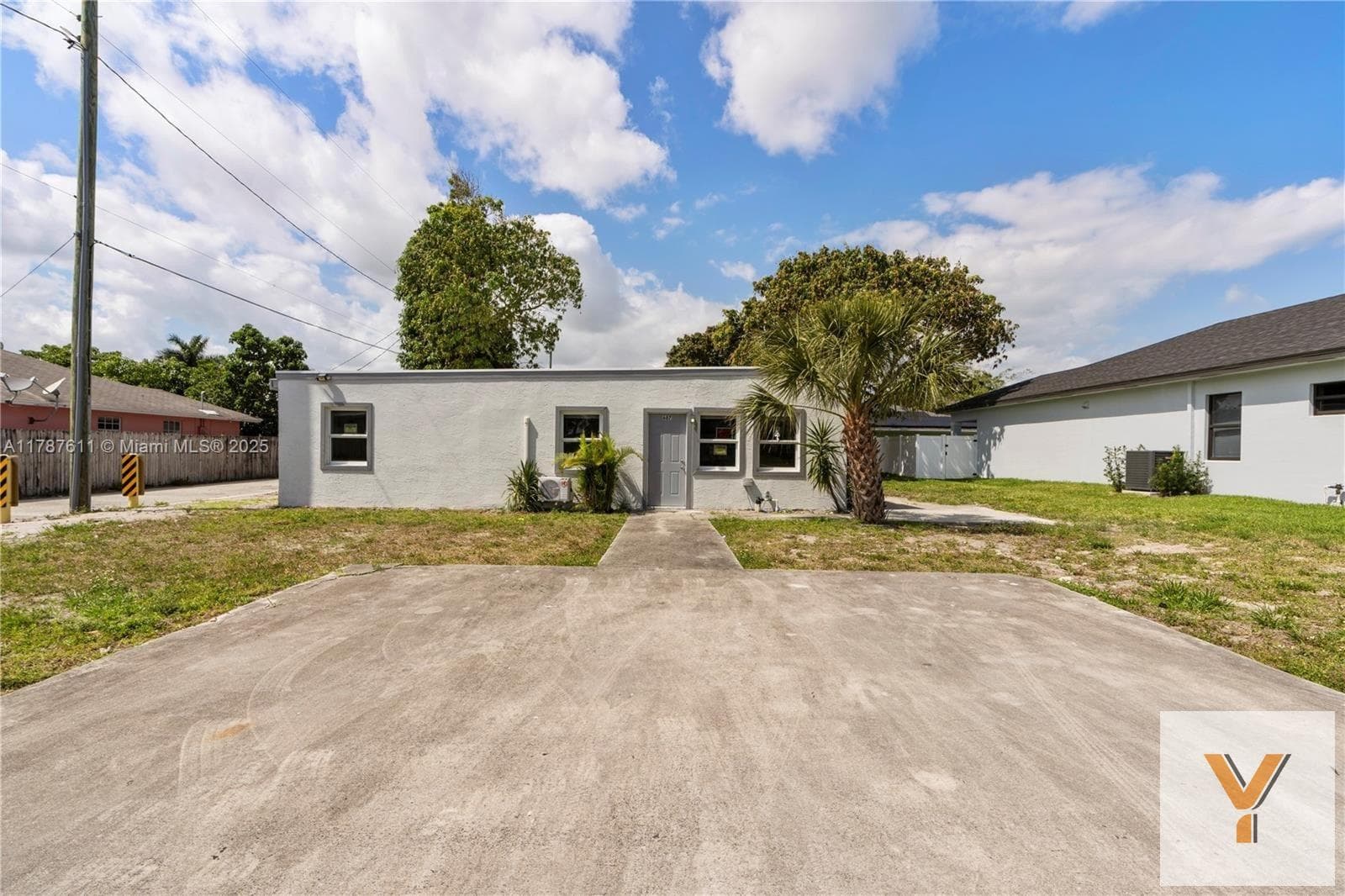 House for Sale - 2 Bedrooms, 2 Bathrooms - Delray Beach