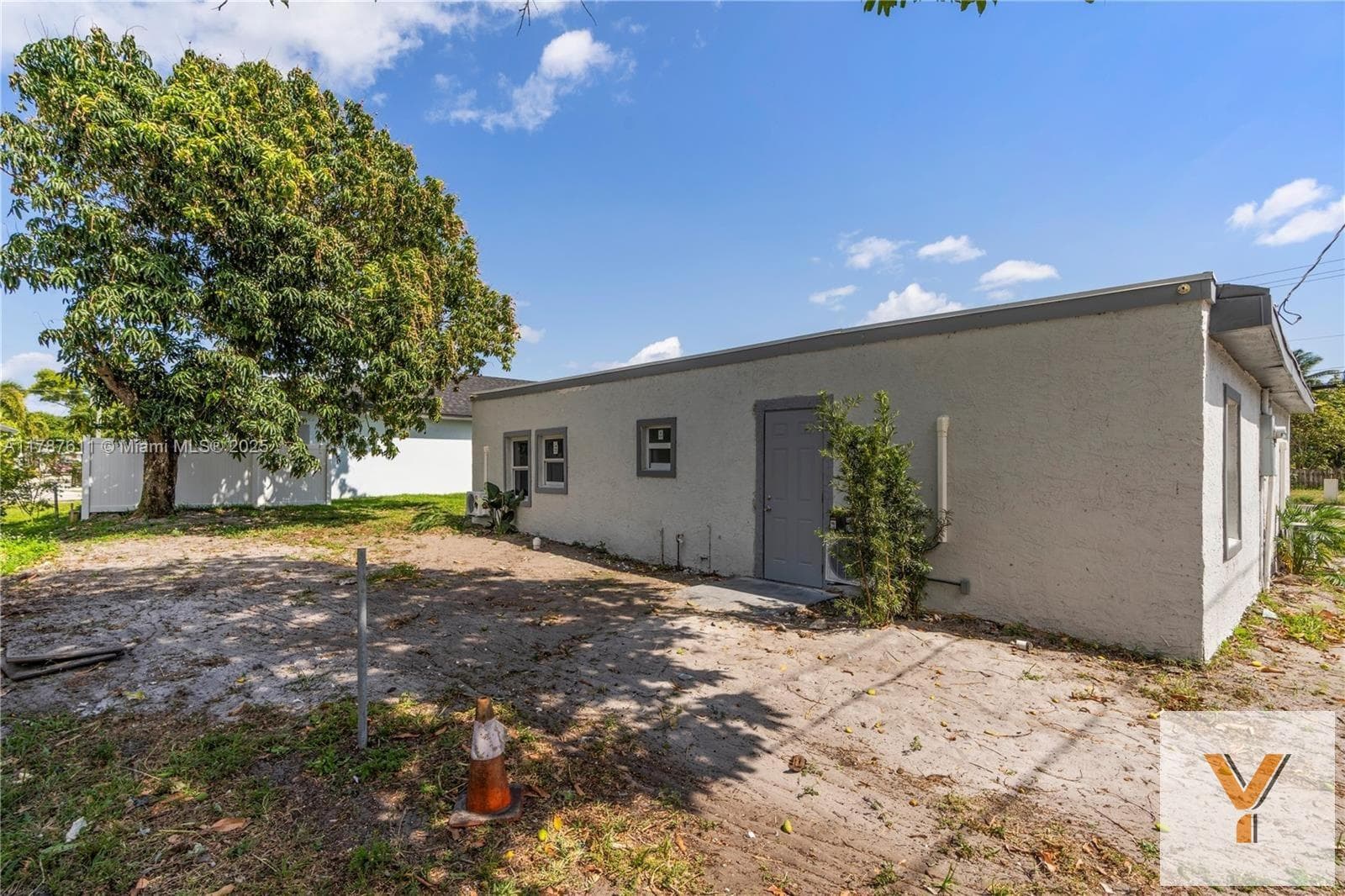 House for Sale - 2 Bedrooms, 2 Bathrooms - Delray Beach