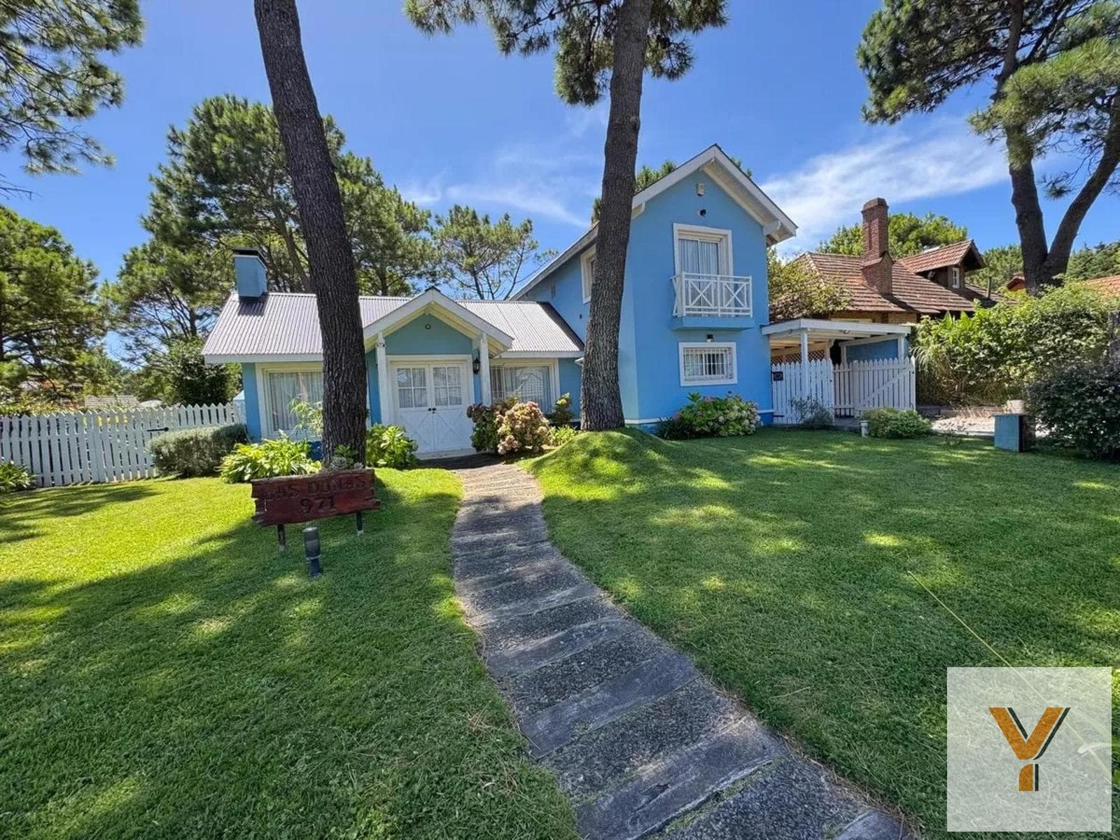 House for Sale - 4 Bedrooms, 4 Bathrooms - Pinamar