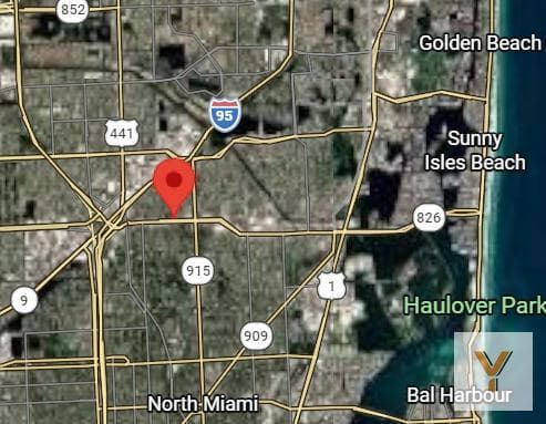 Apartment for Sale - 3 Bedrooms, 2 Bathrooms - Florida