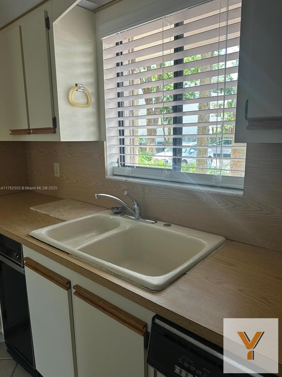 Apartment for Sale - 2 Bedrooms, 2 Bathrooms - 124 m² - Florida