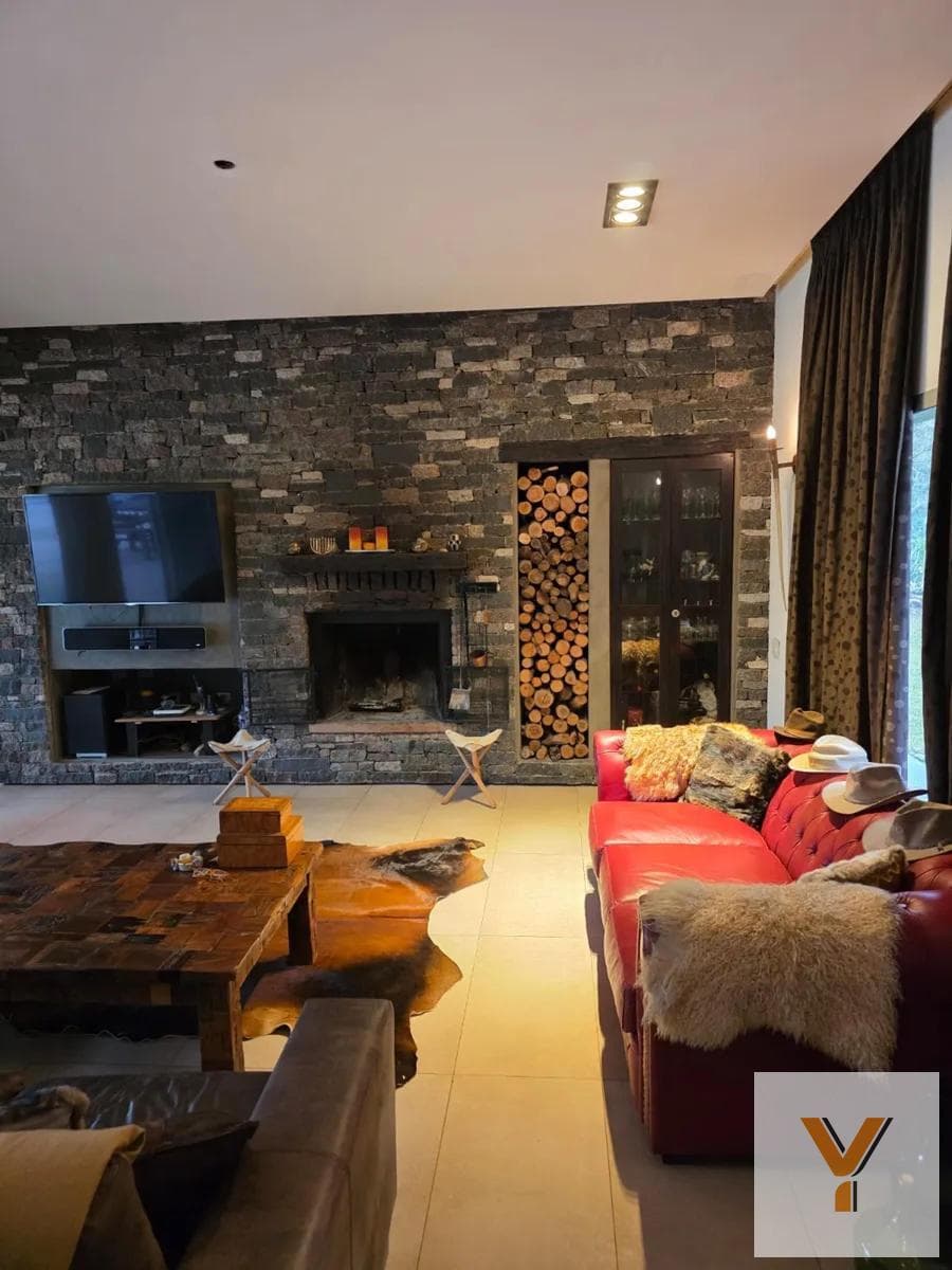 House for Sale - 4 Bedrooms, 3 Bathrooms - Luján